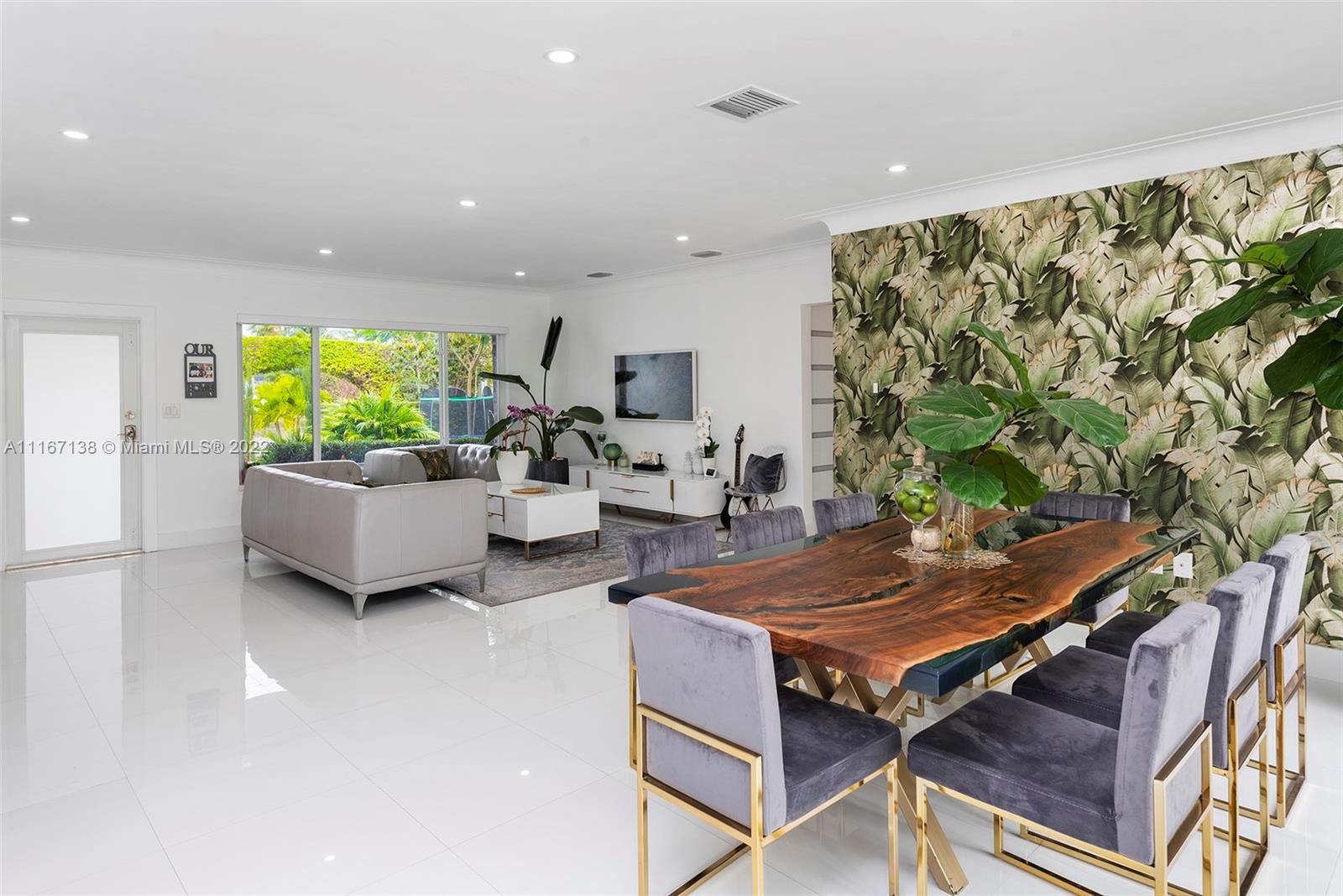 340 N Shore Dr