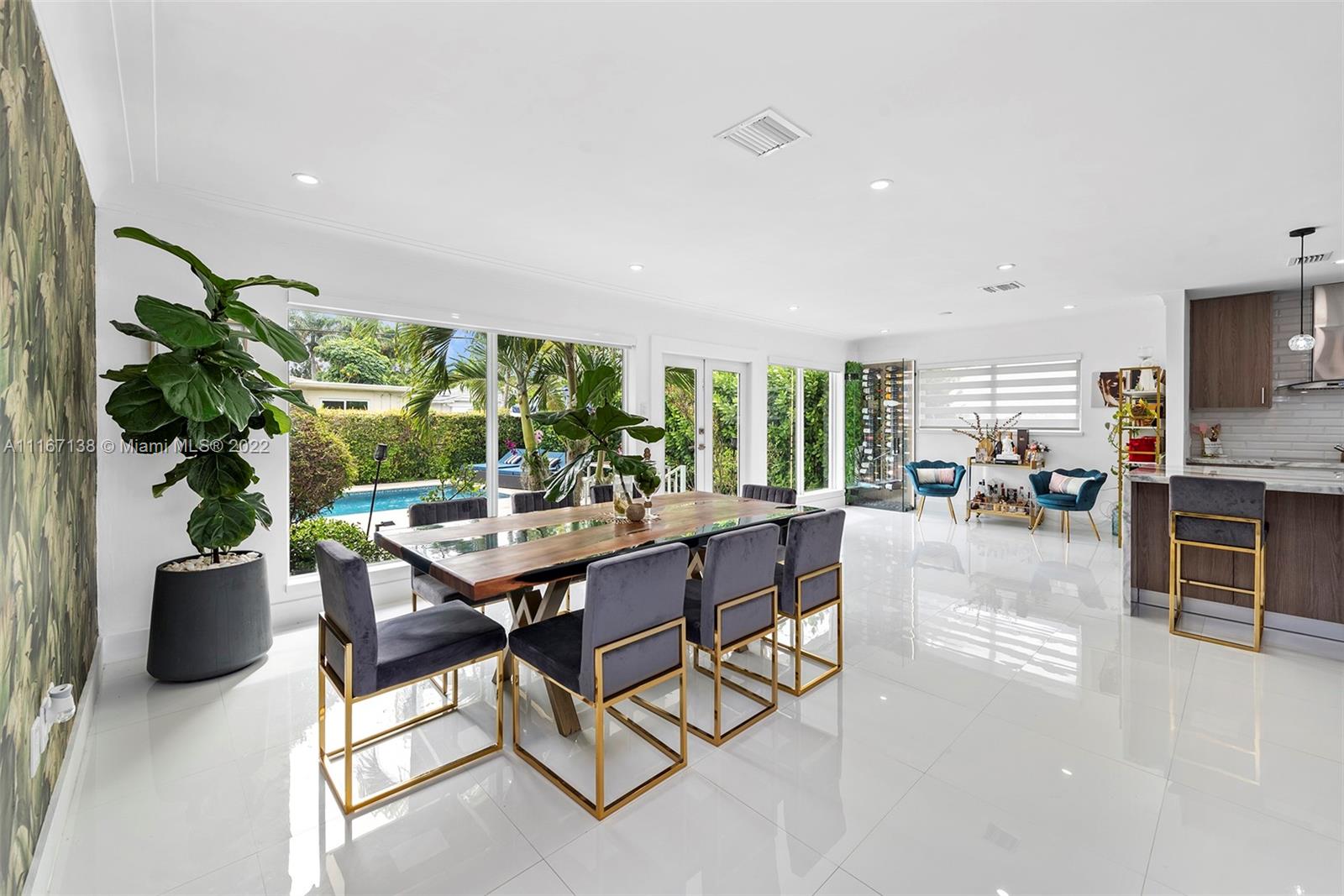 340 N Shore Dr