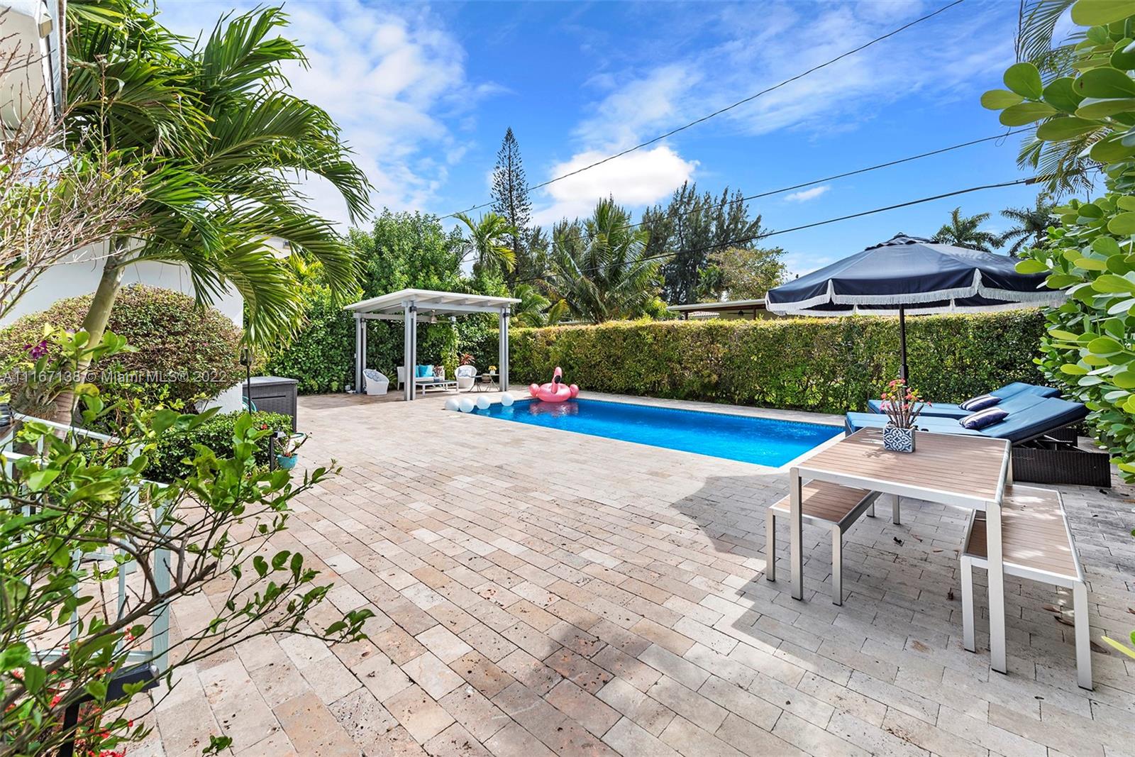 340 N Shore Dr