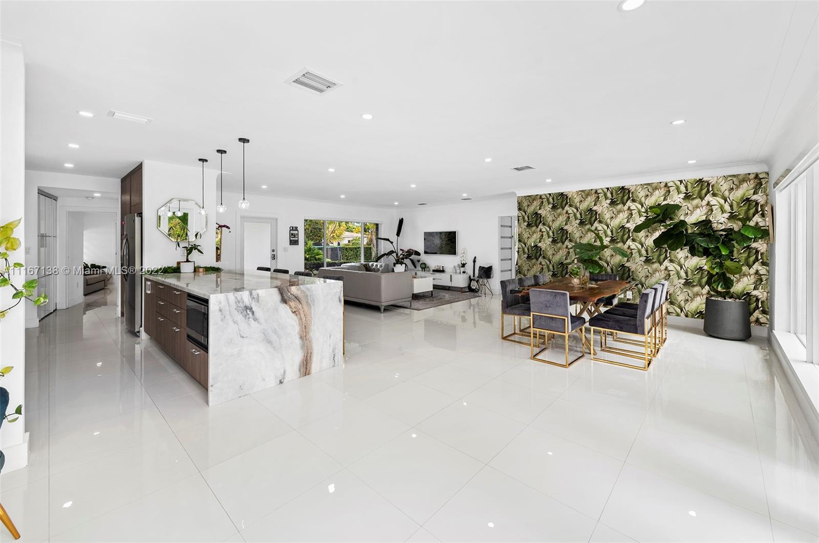 340 N Shore Dr
