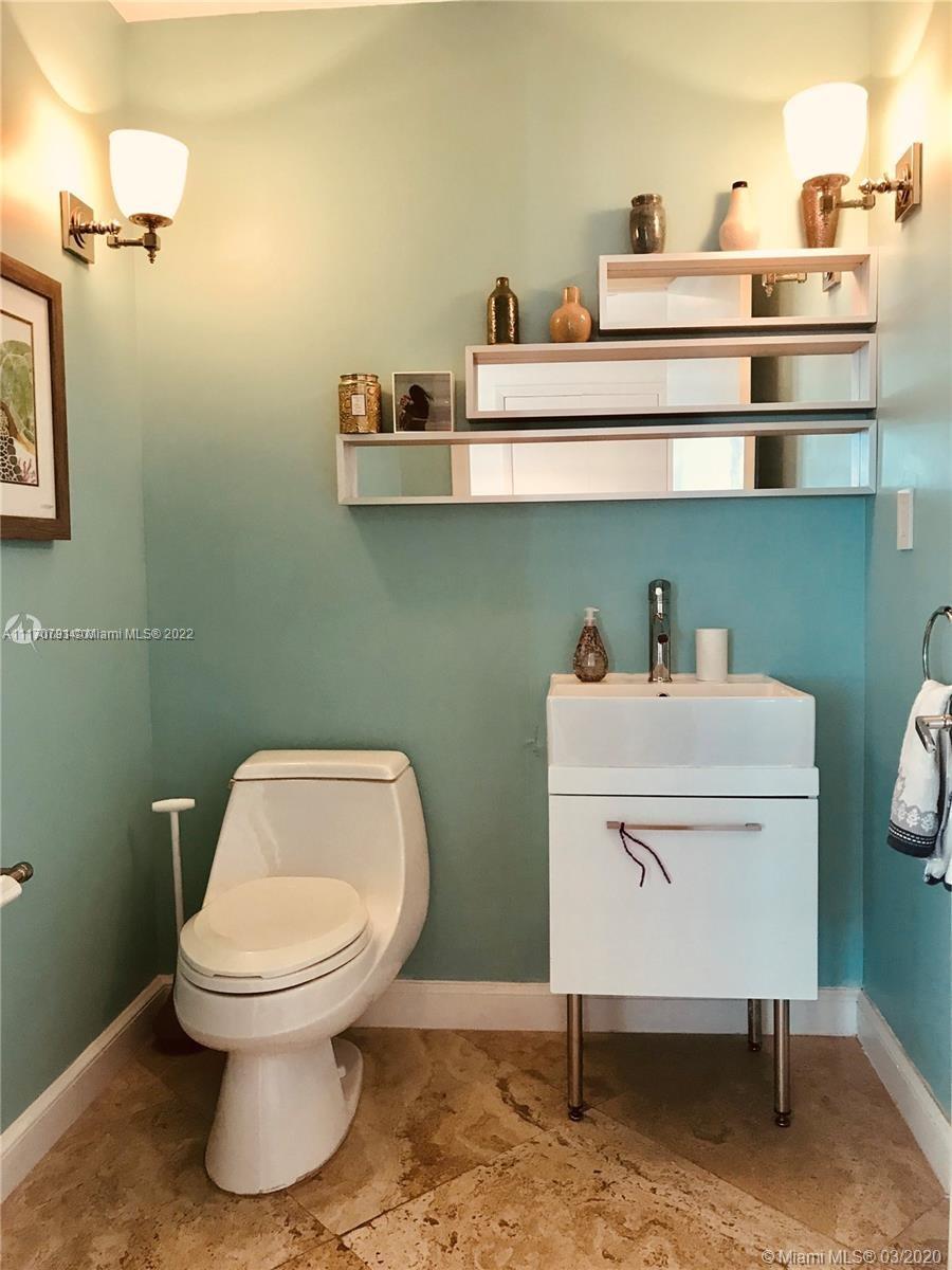 300 S Pointe Dr Unit: 403
