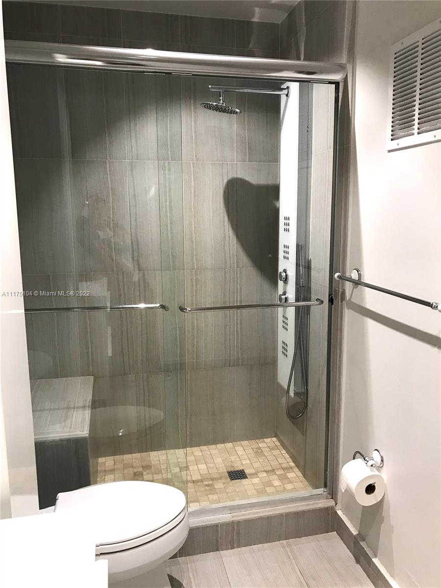 1551 NE 105th St Unit: 2-10