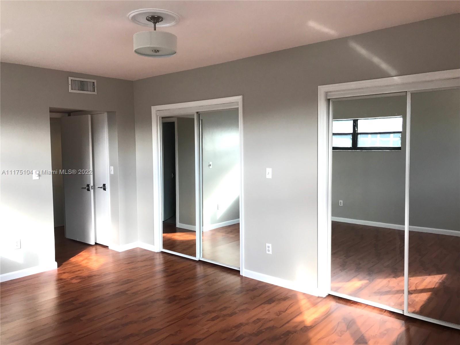 1551 NE 105th St Unit: 2-10