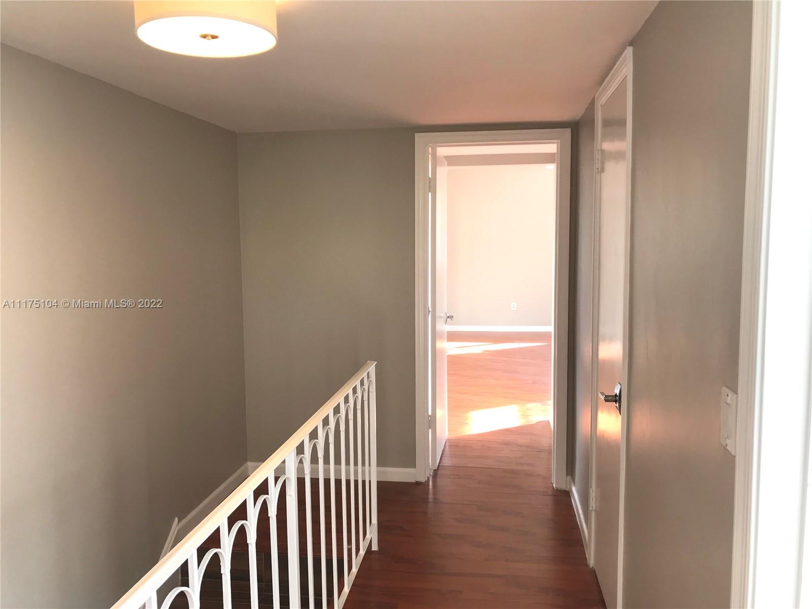 1551 NE 105th St Unit: 2-10
