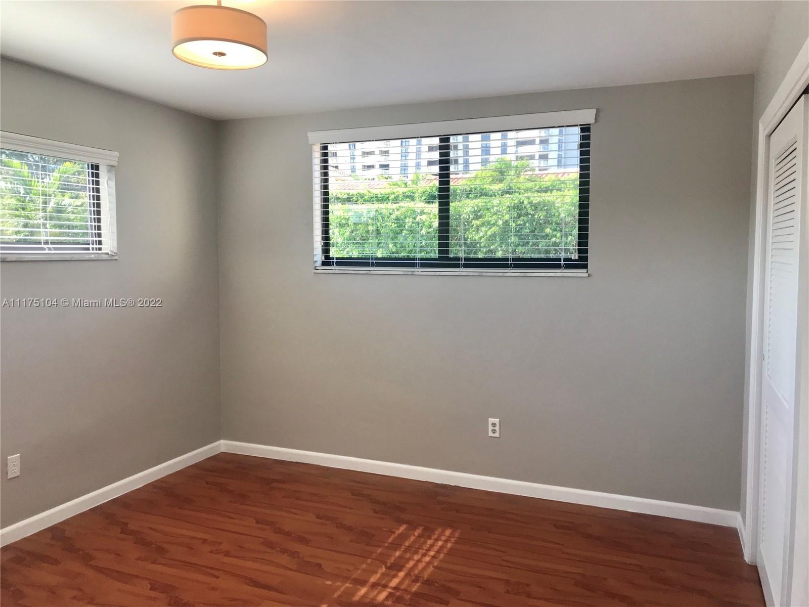 1551 NE 105th St Unit: 2-10