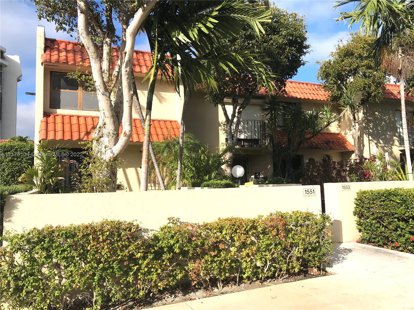 1551 NE 105th St Unit: 2-10
