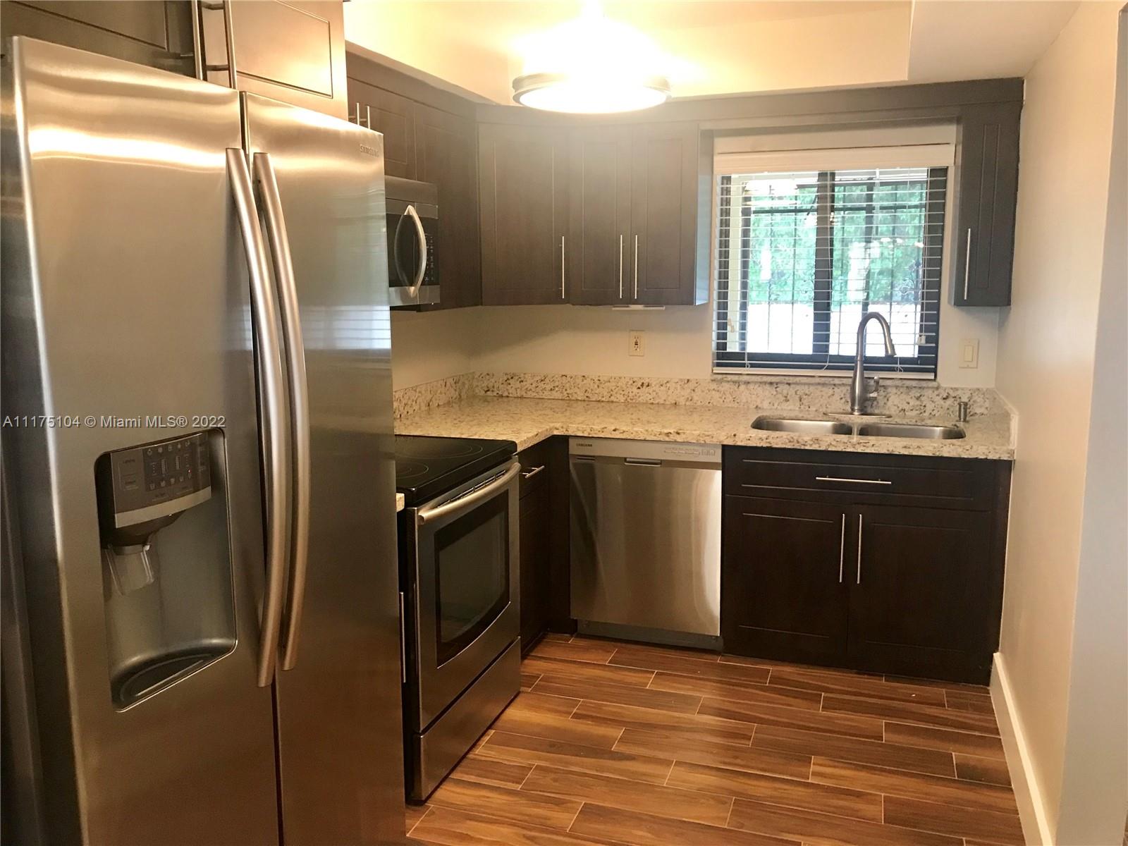 1551 NE 105th St Unit: 2-10