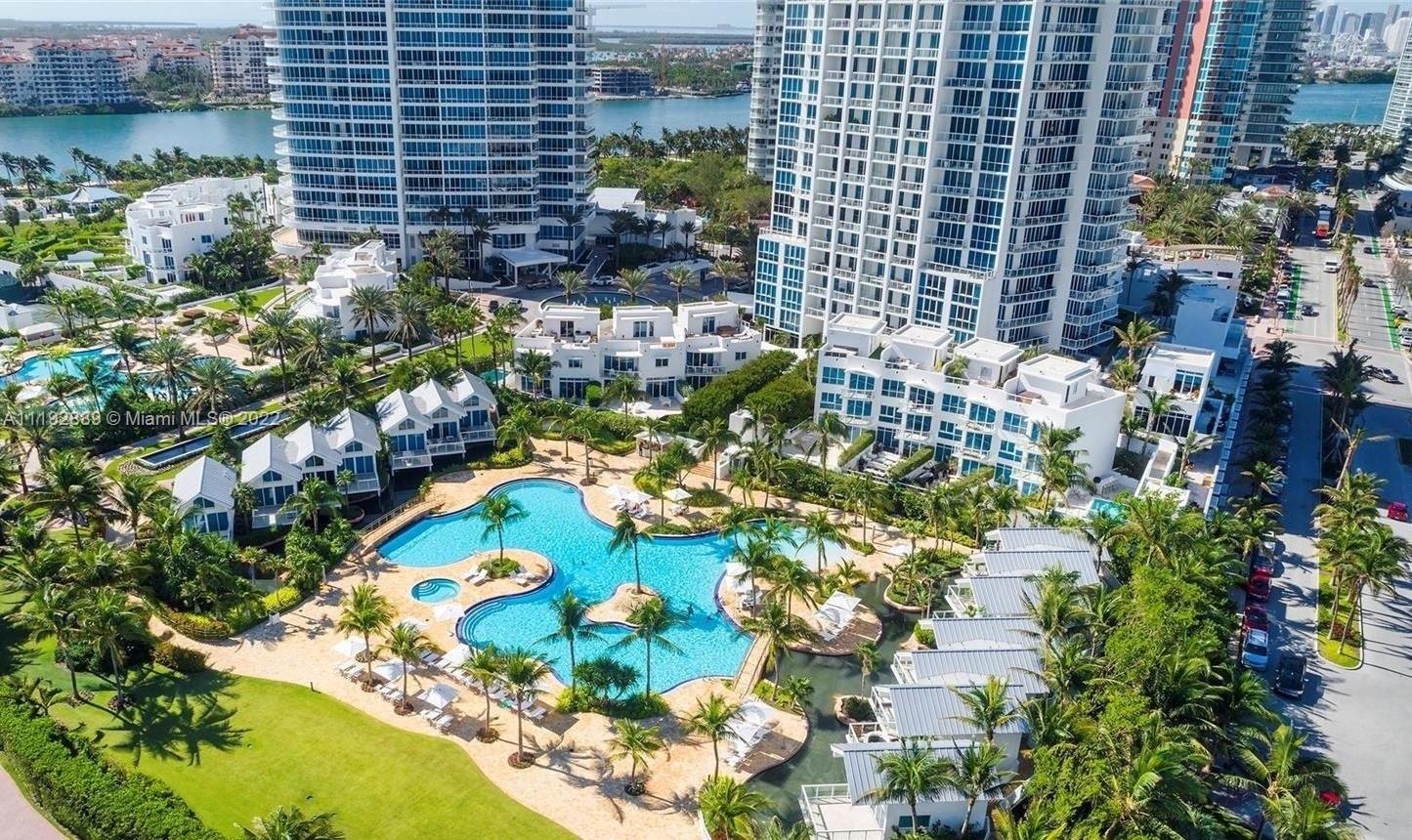 50 S Pointe Dr Unit: TWN2