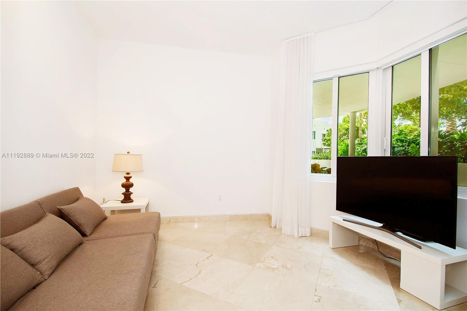 50 S Pointe Dr Unit: TWN2