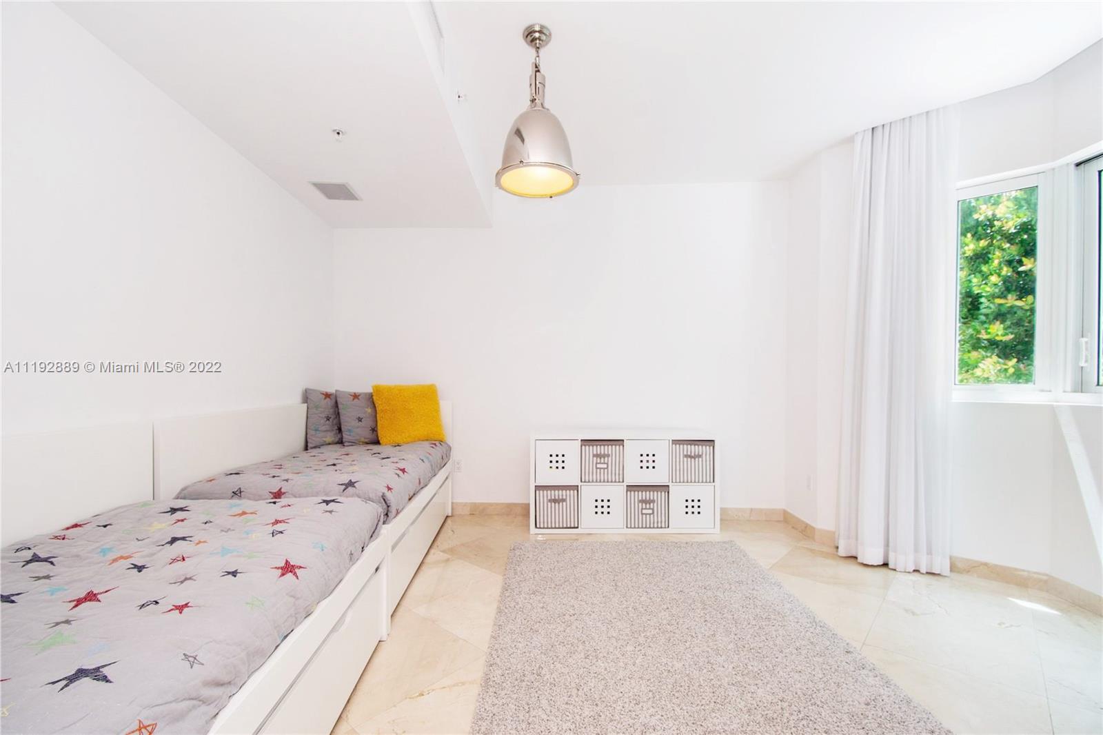 50 S Pointe Dr Unit: TWN2
