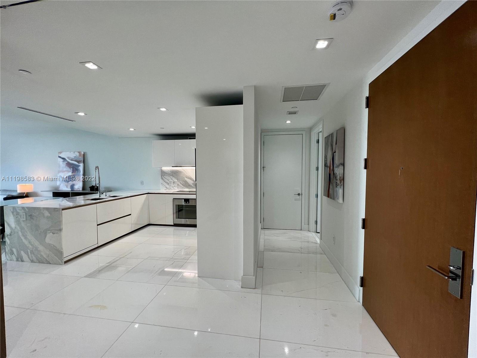 10201 Collins Ave Unit: 1004