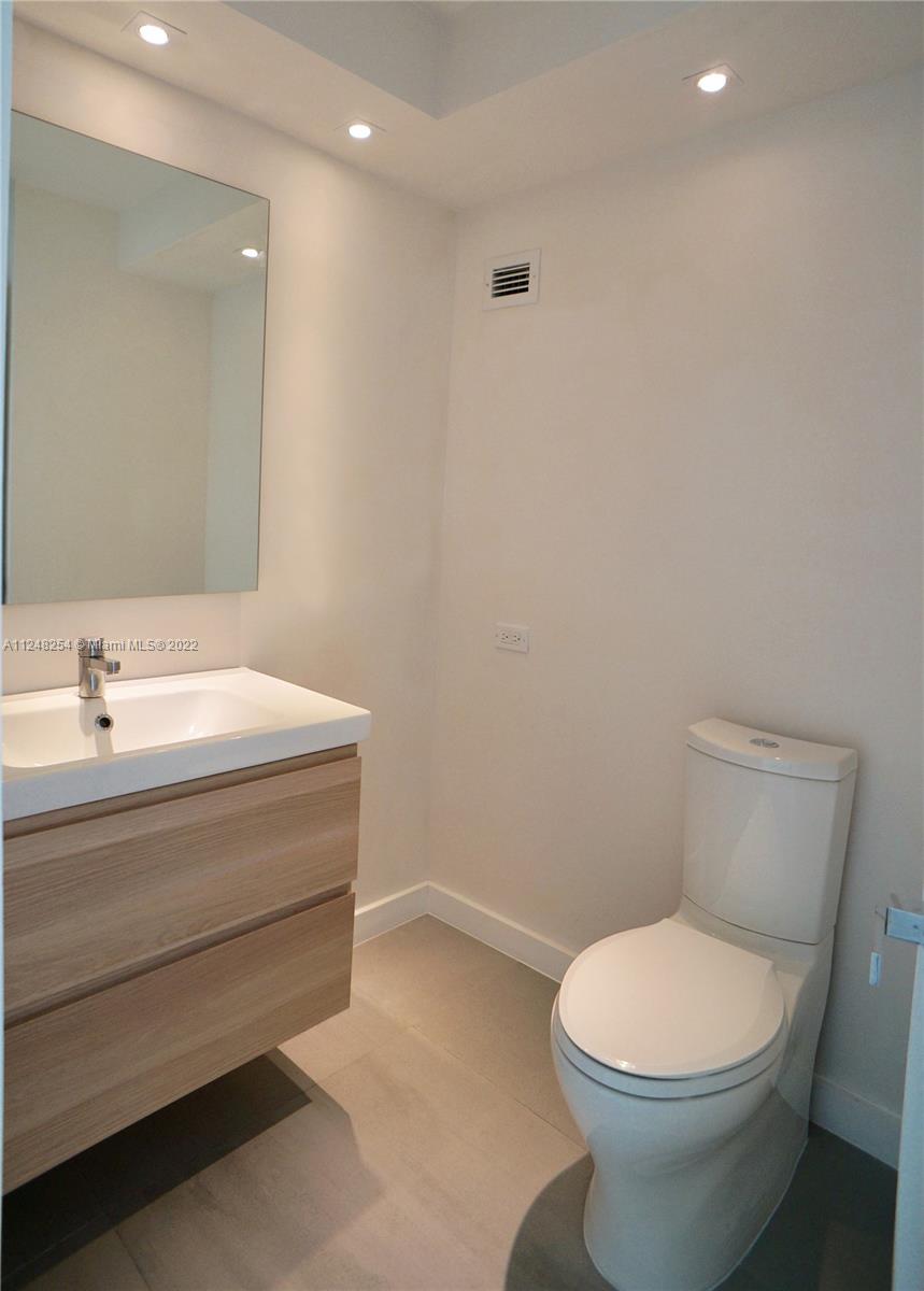 6770 Indian Creek Dr Unit: 10M