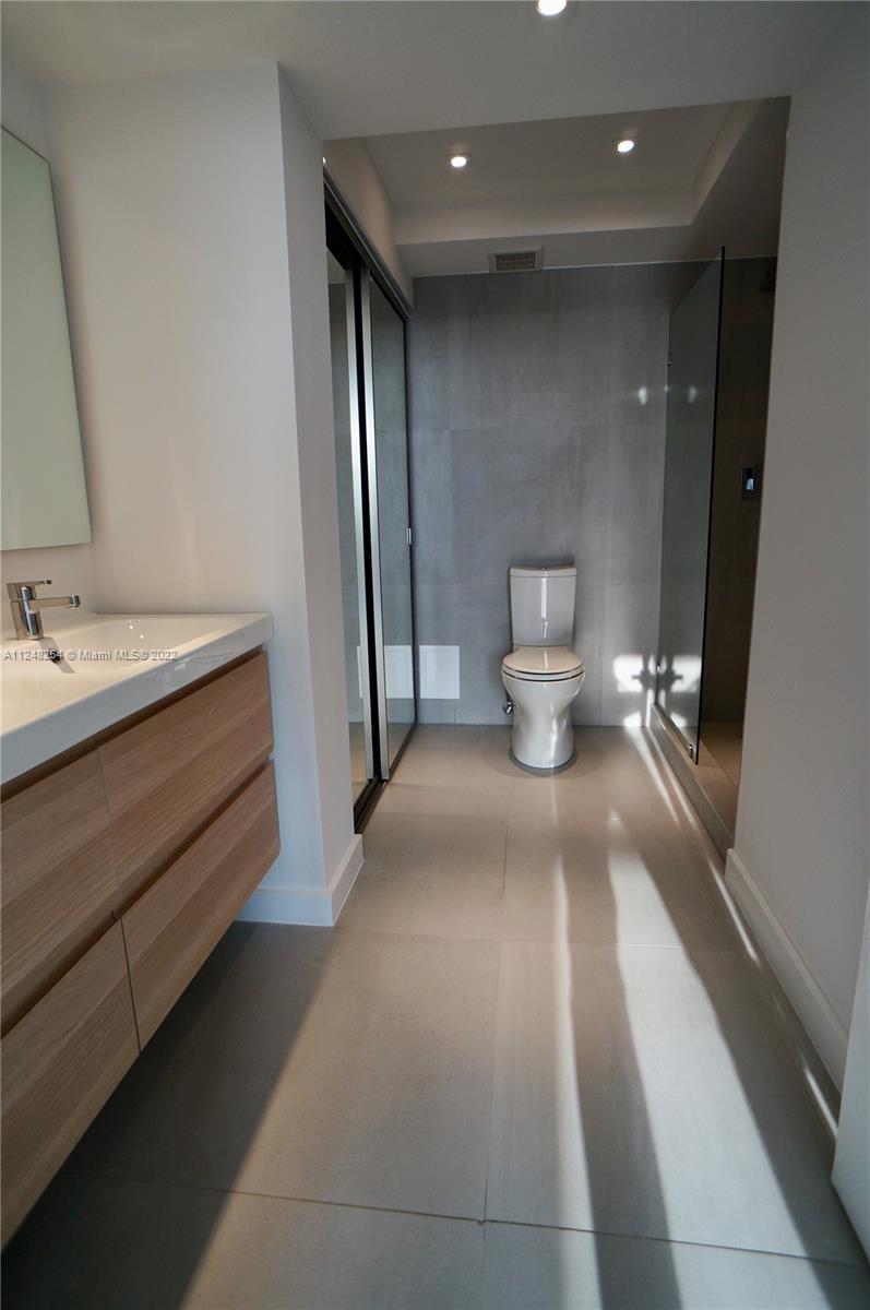 6770 Indian Creek Dr Unit: 10M