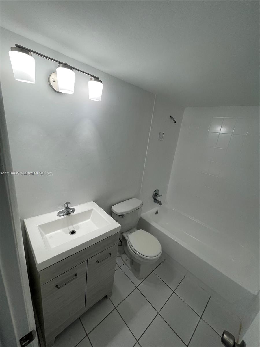 4011 N Meridian Ave Unit: 17