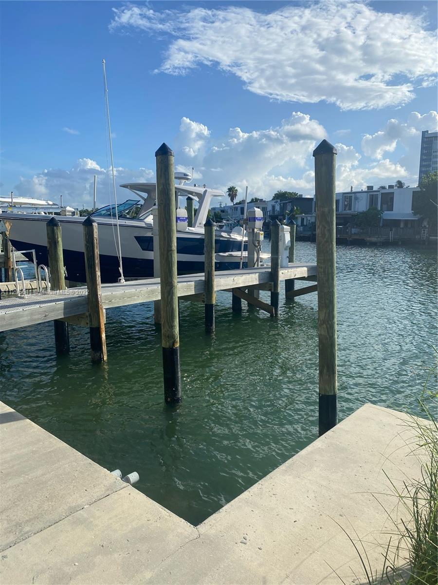 41 N Shore Dr Unit: .