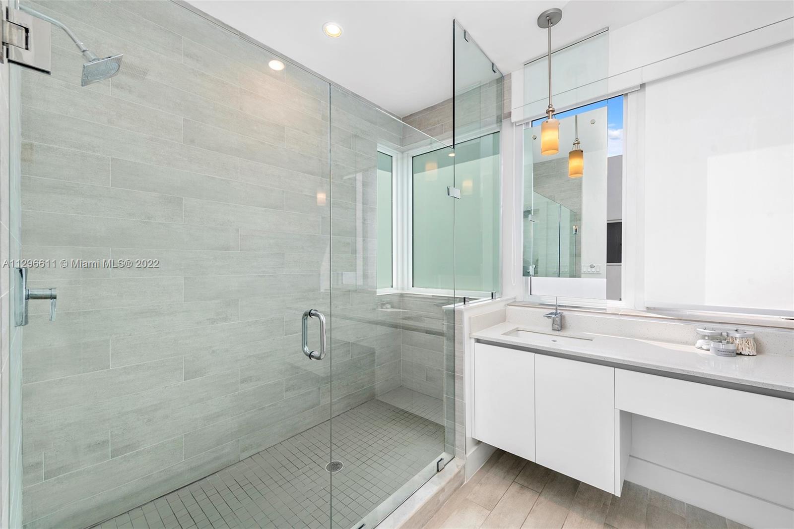 41 N Shore Dr Unit: .