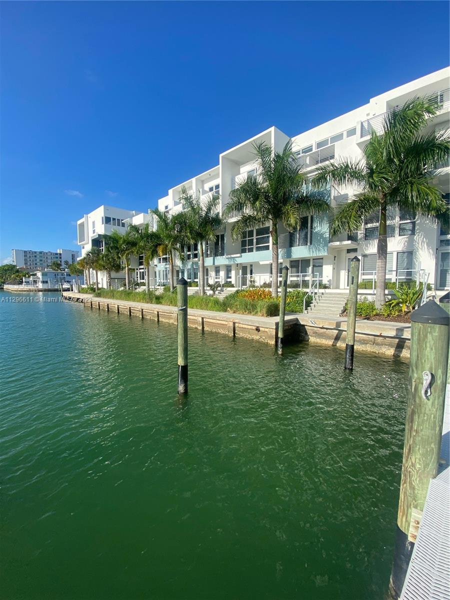 41 N Shore Dr Unit: .