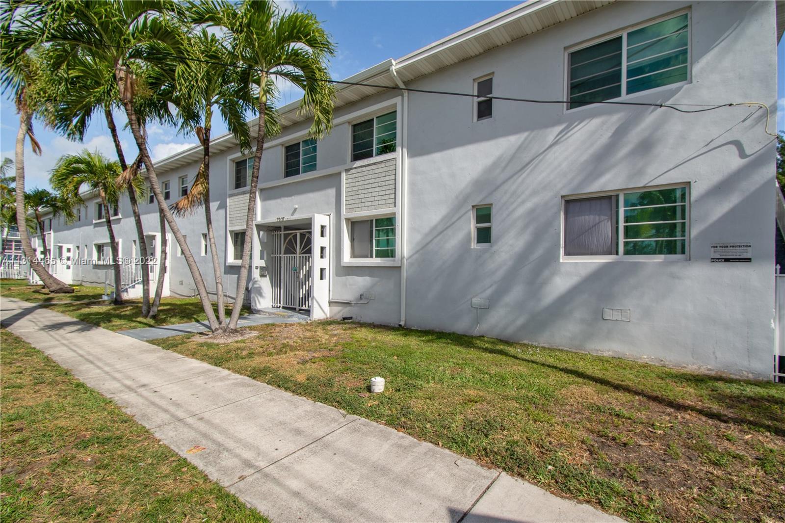 7207 Bay Dr Unit: 4