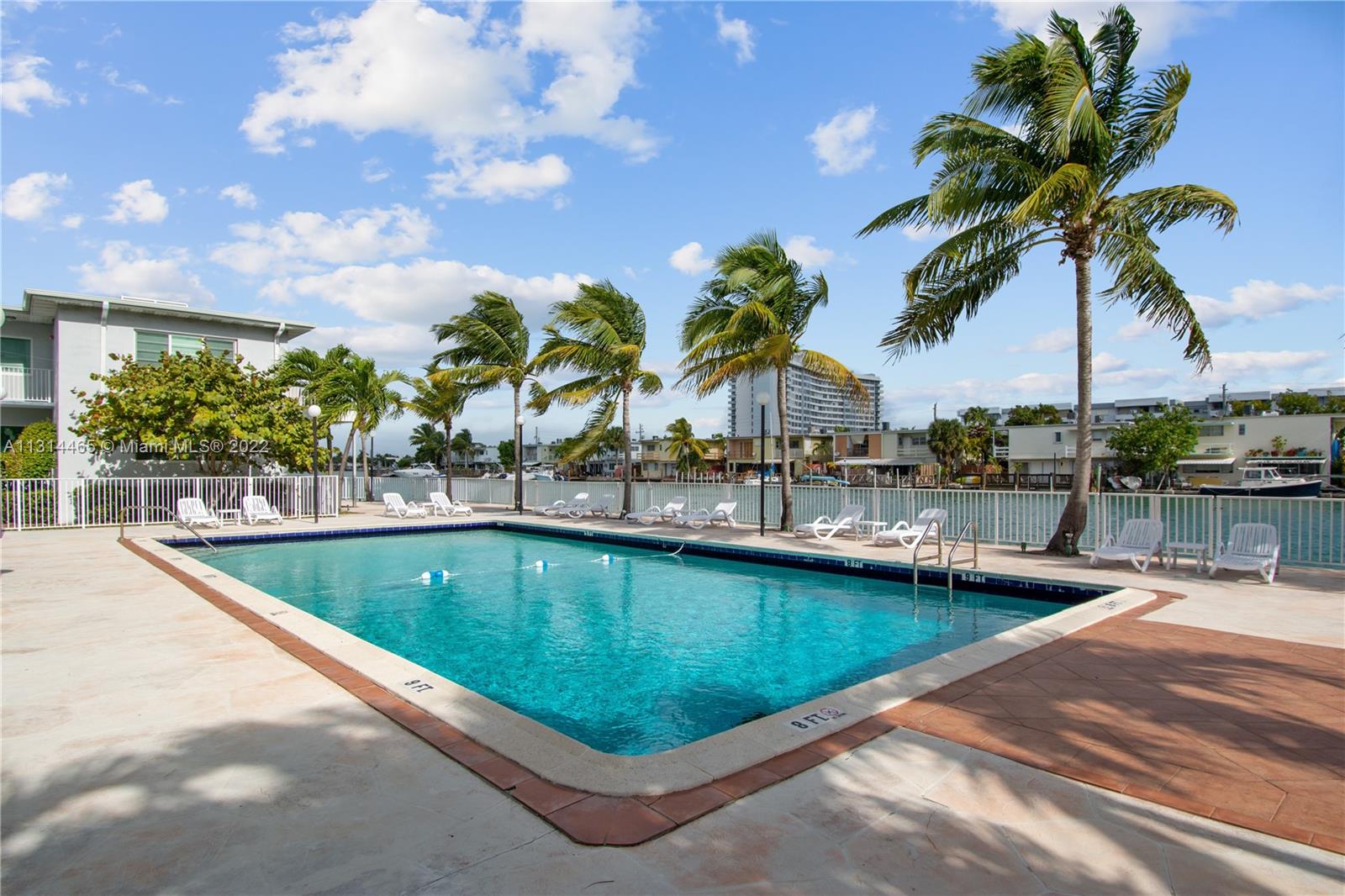 7207 Bay Dr Unit: 4