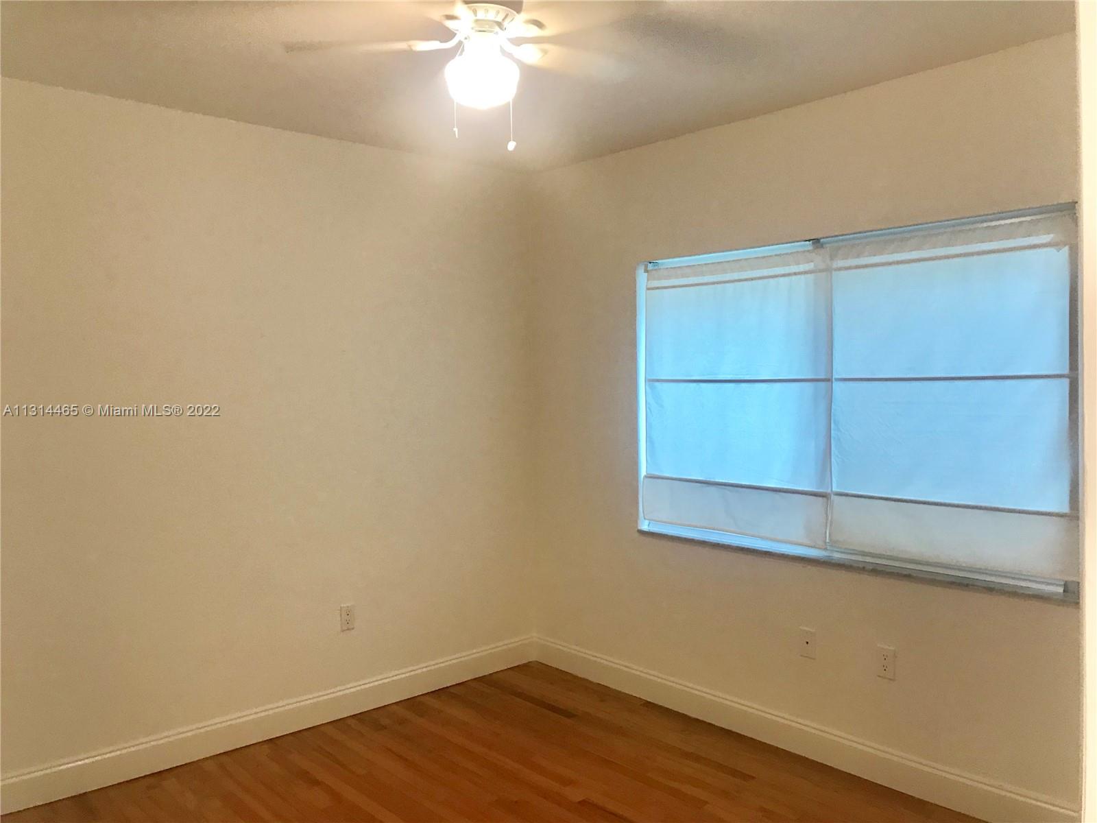 7207 Bay Dr Unit: 4