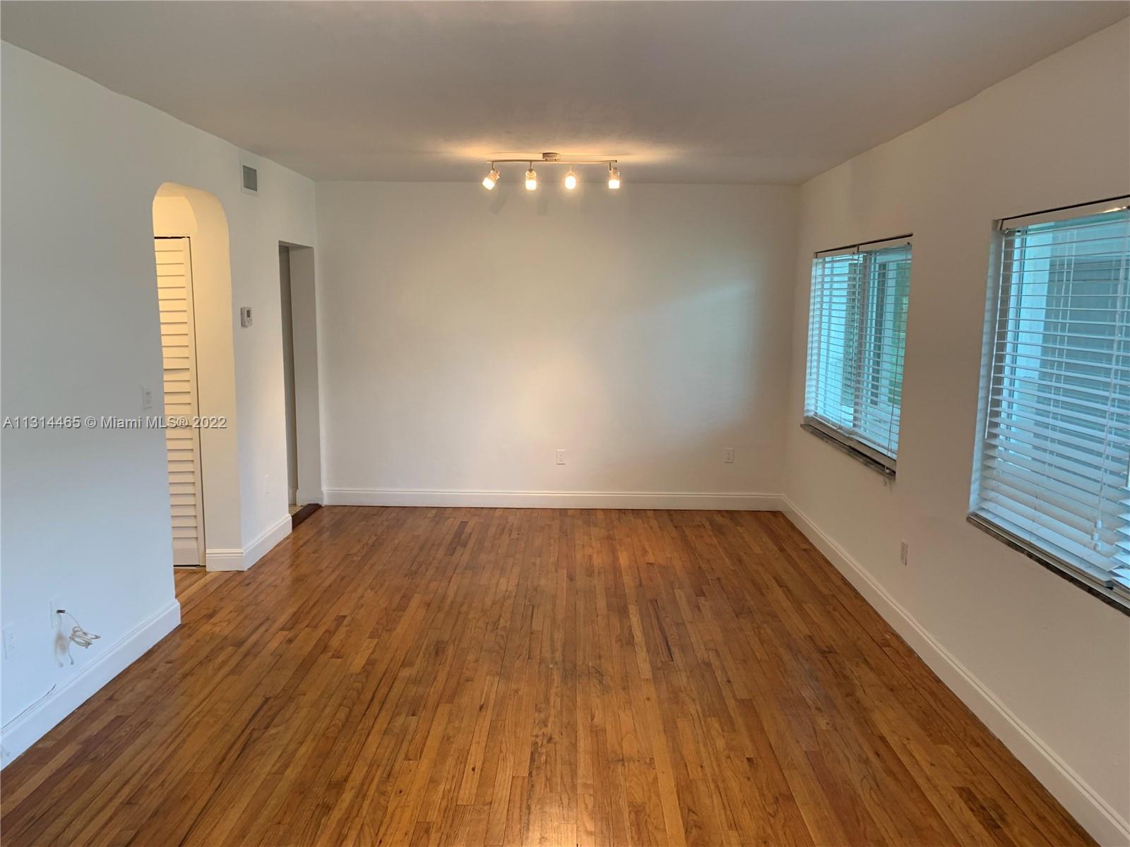 7207 Bay Dr Unit: 4