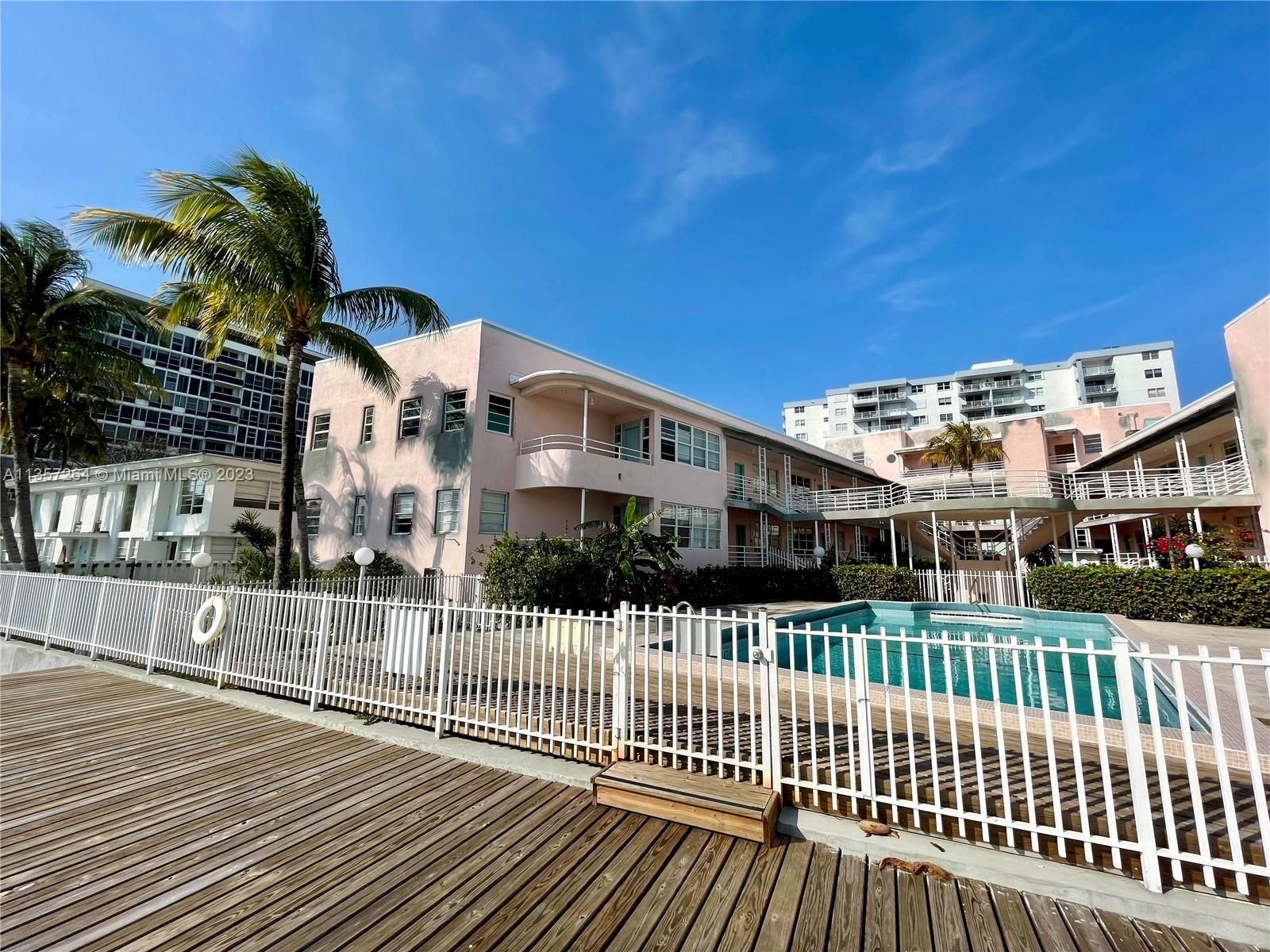 6881 Bay Dr Unit: 11