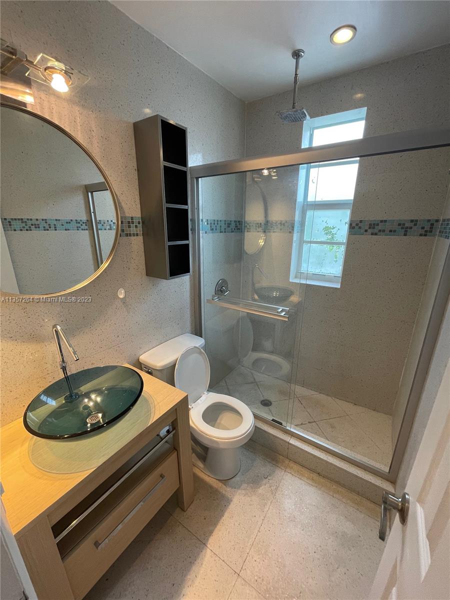 6881 Bay Dr Unit: 11