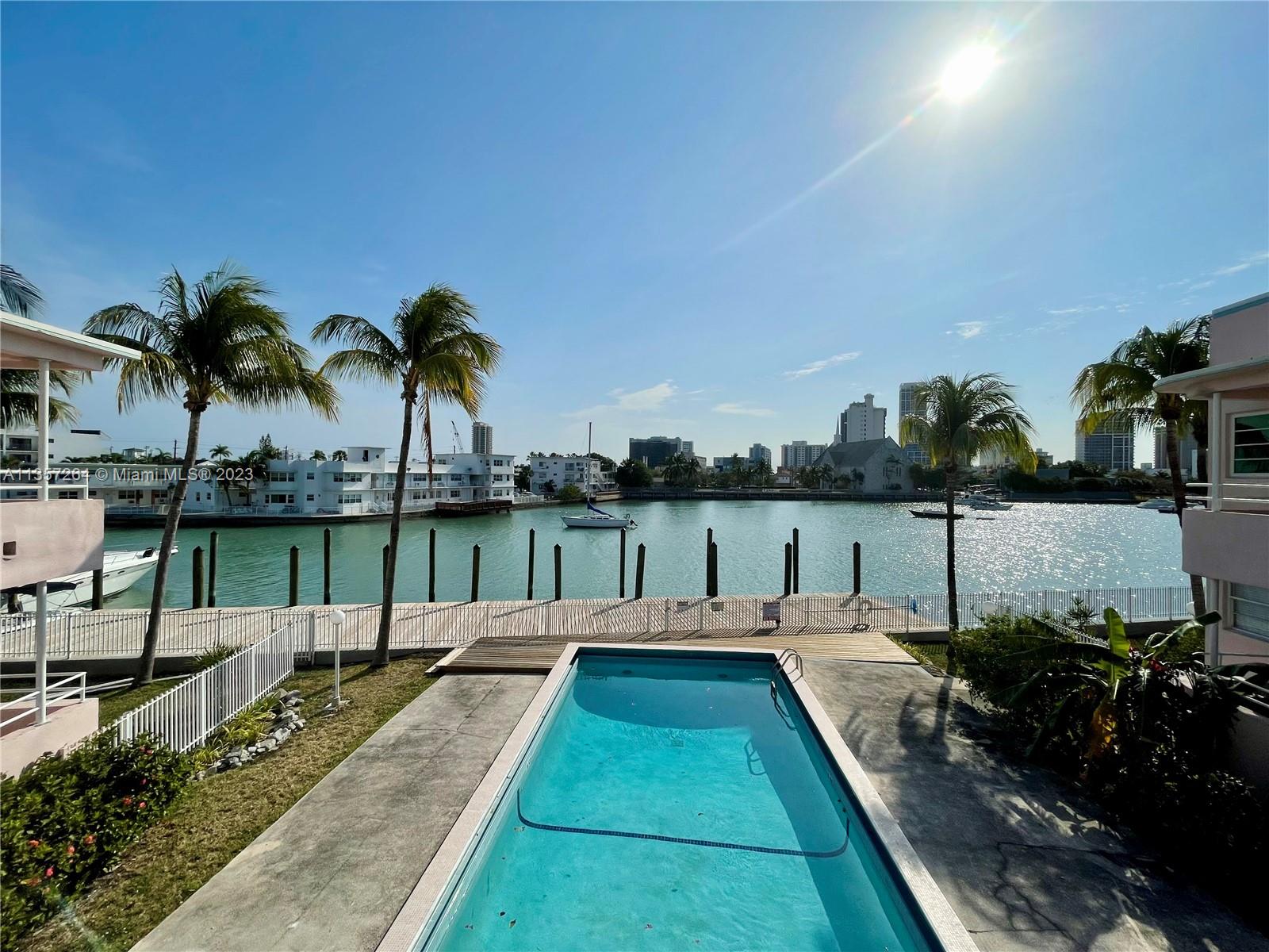 6881 Bay Dr Unit: 11