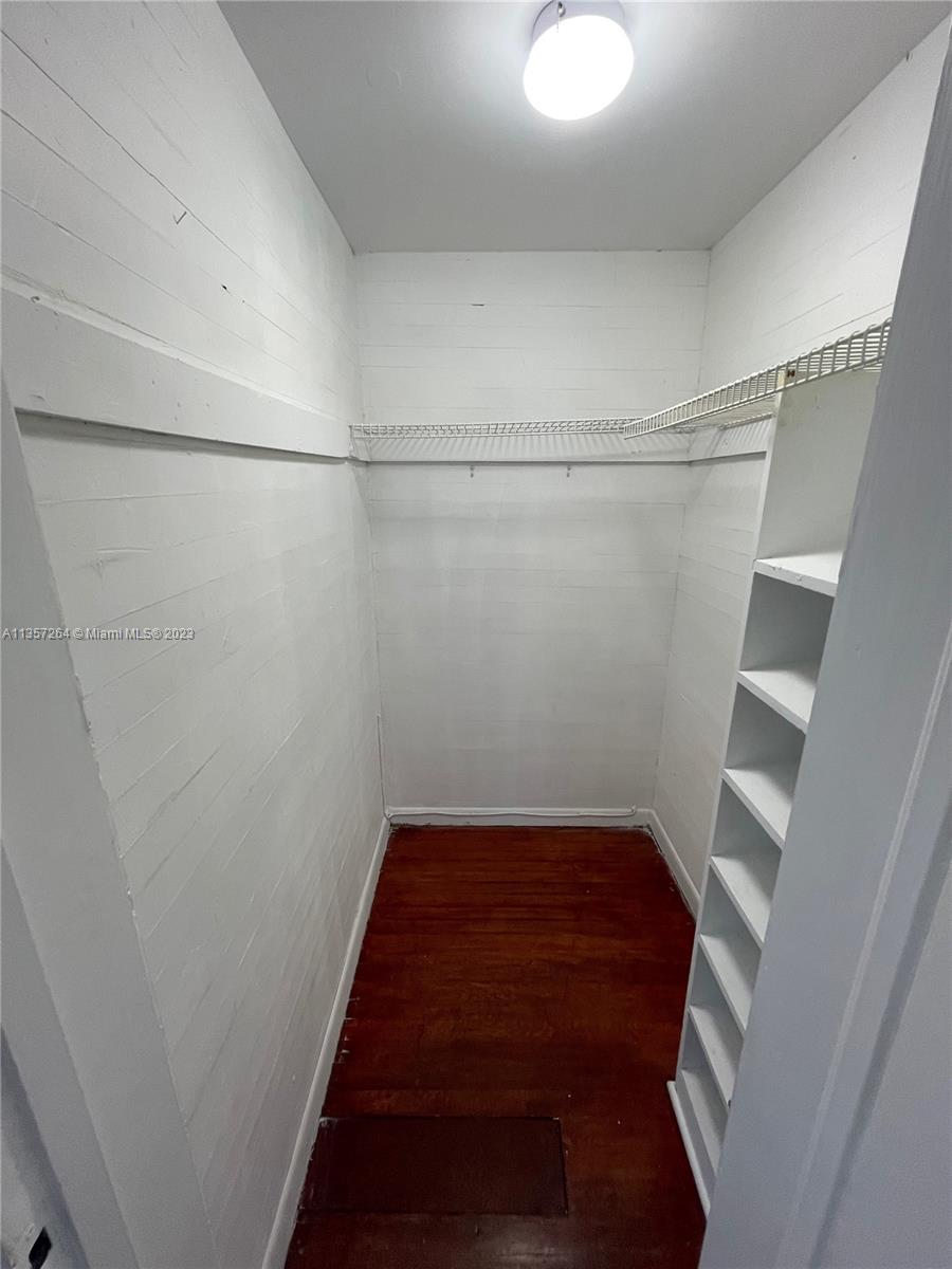 6881 Bay Dr Unit: 11