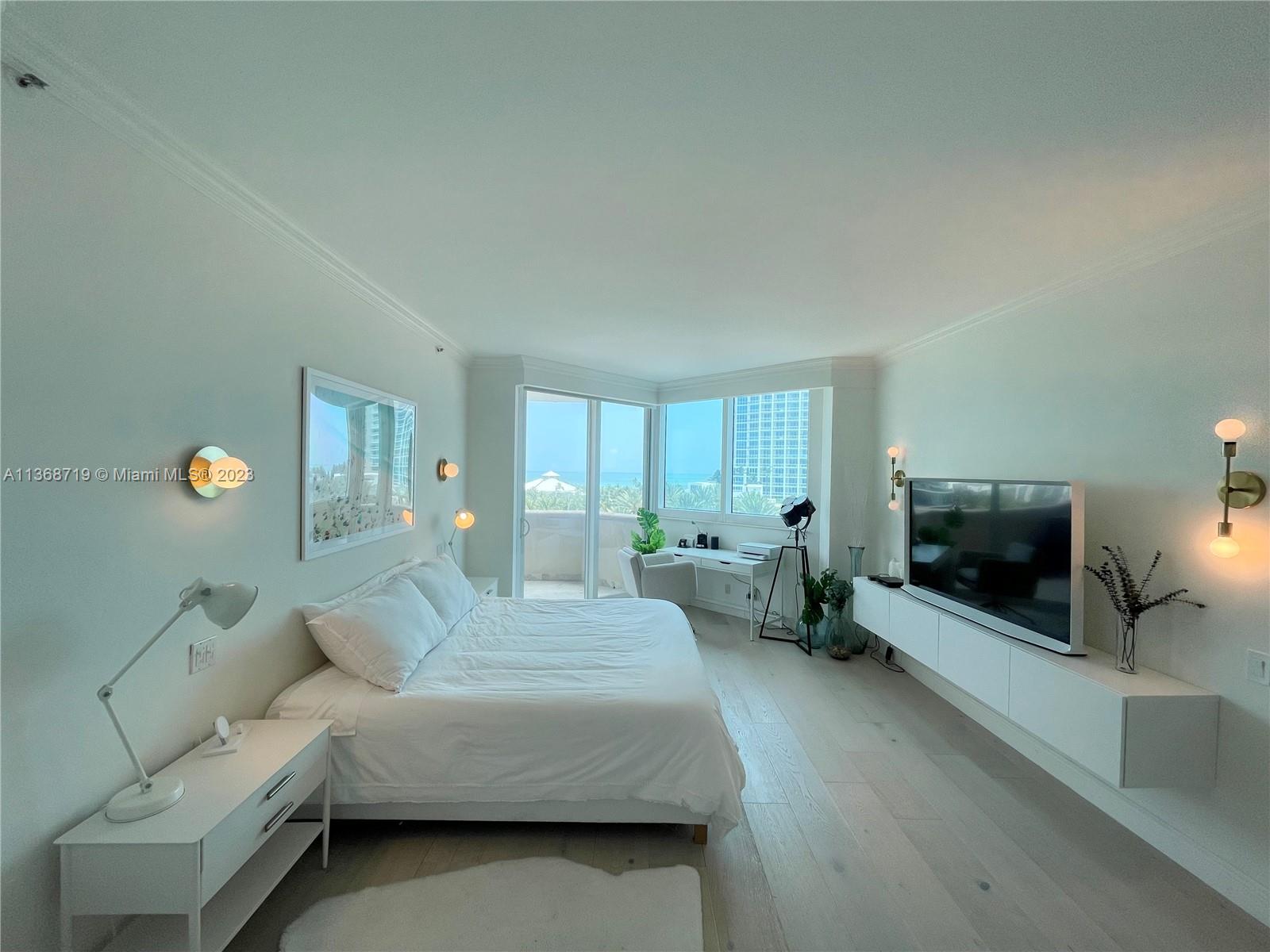 300 S Pointe Dr Unit: 705