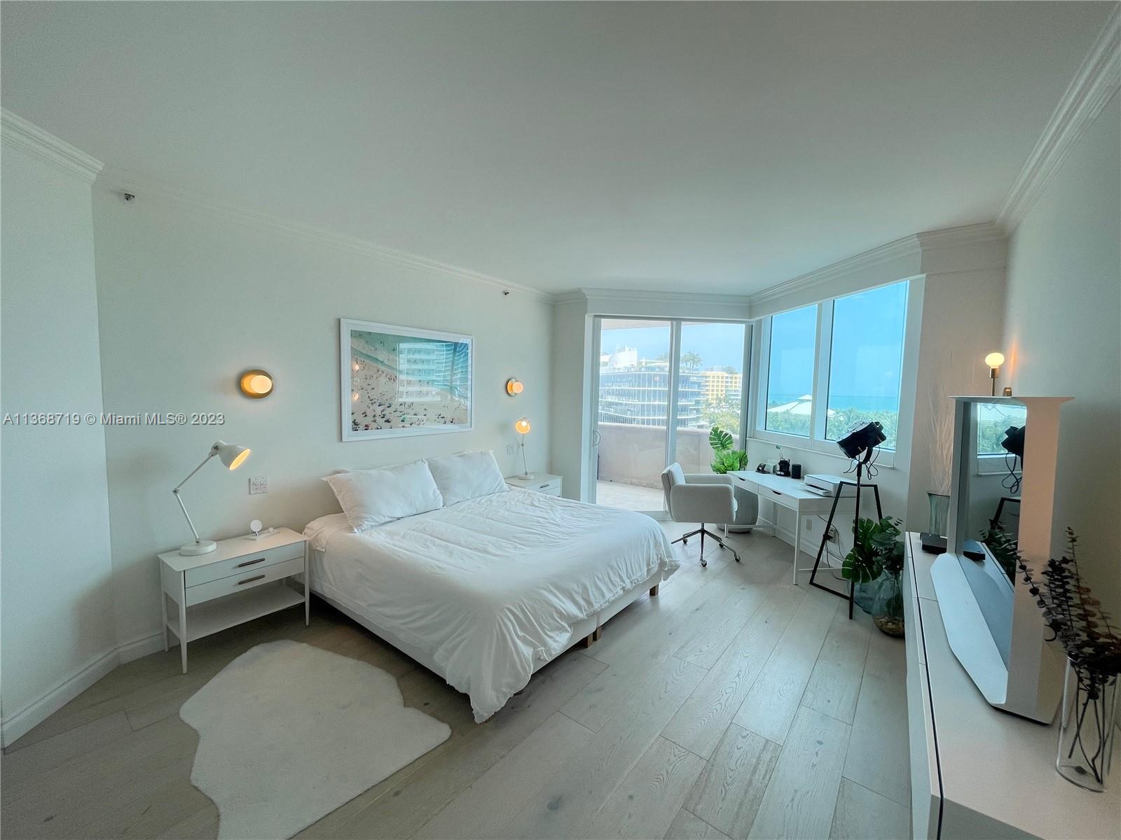 300 S Pointe Dr Unit: 705