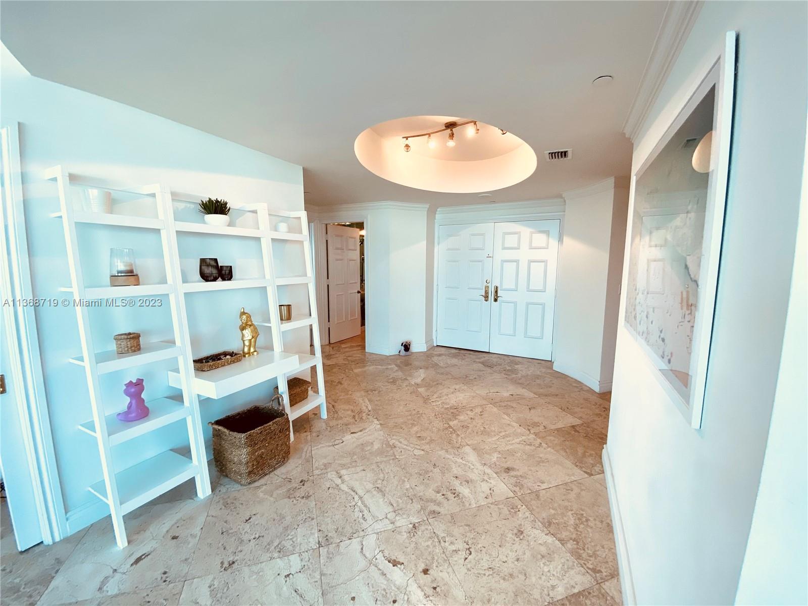 300 S Pointe Dr Unit: 705