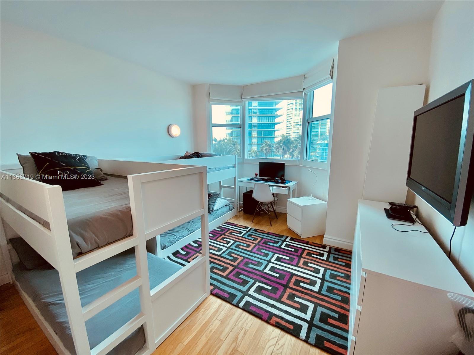 300 S Pointe Dr Unit: 705