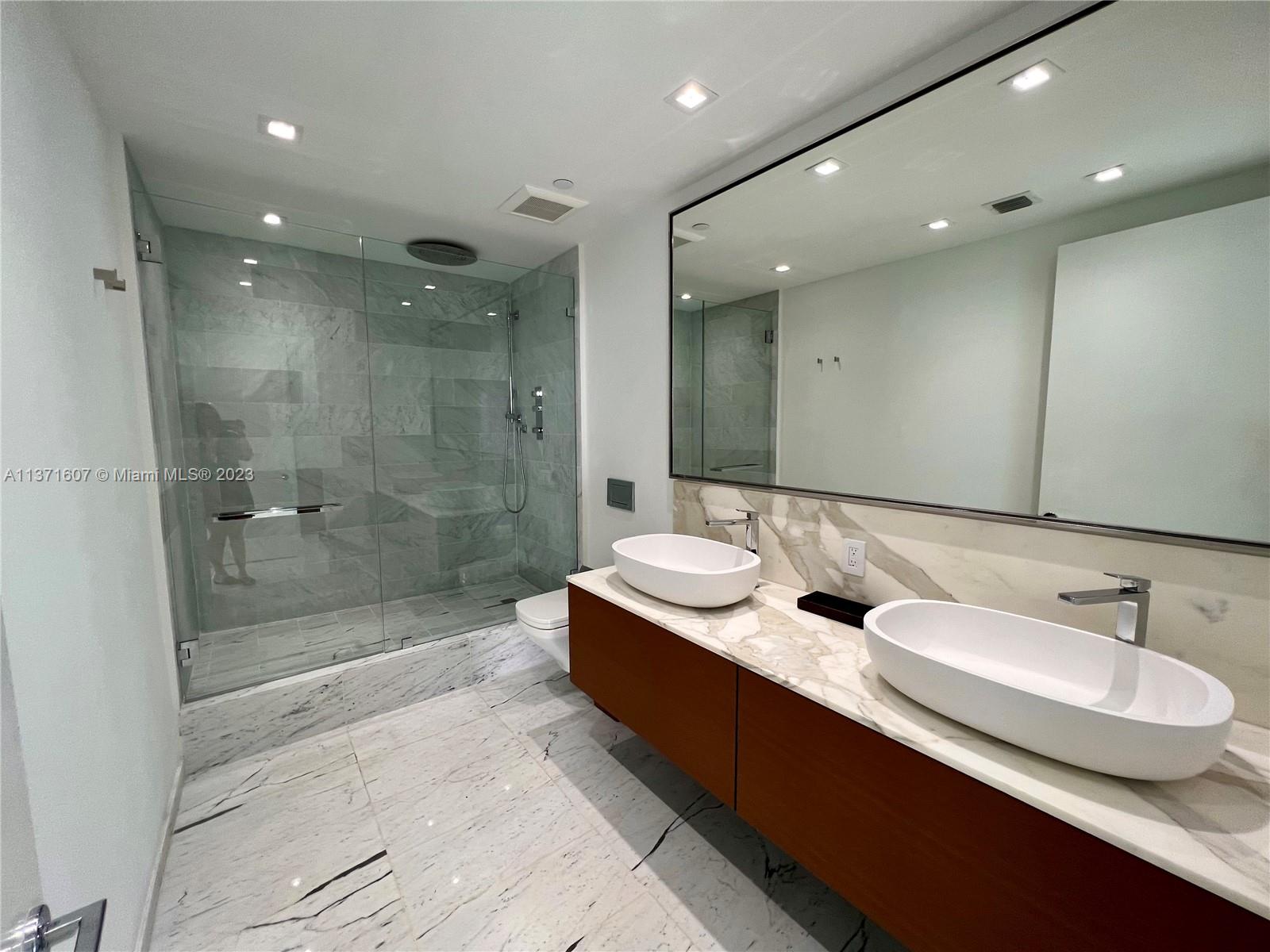 10201 Collins Ave Unit: 1004