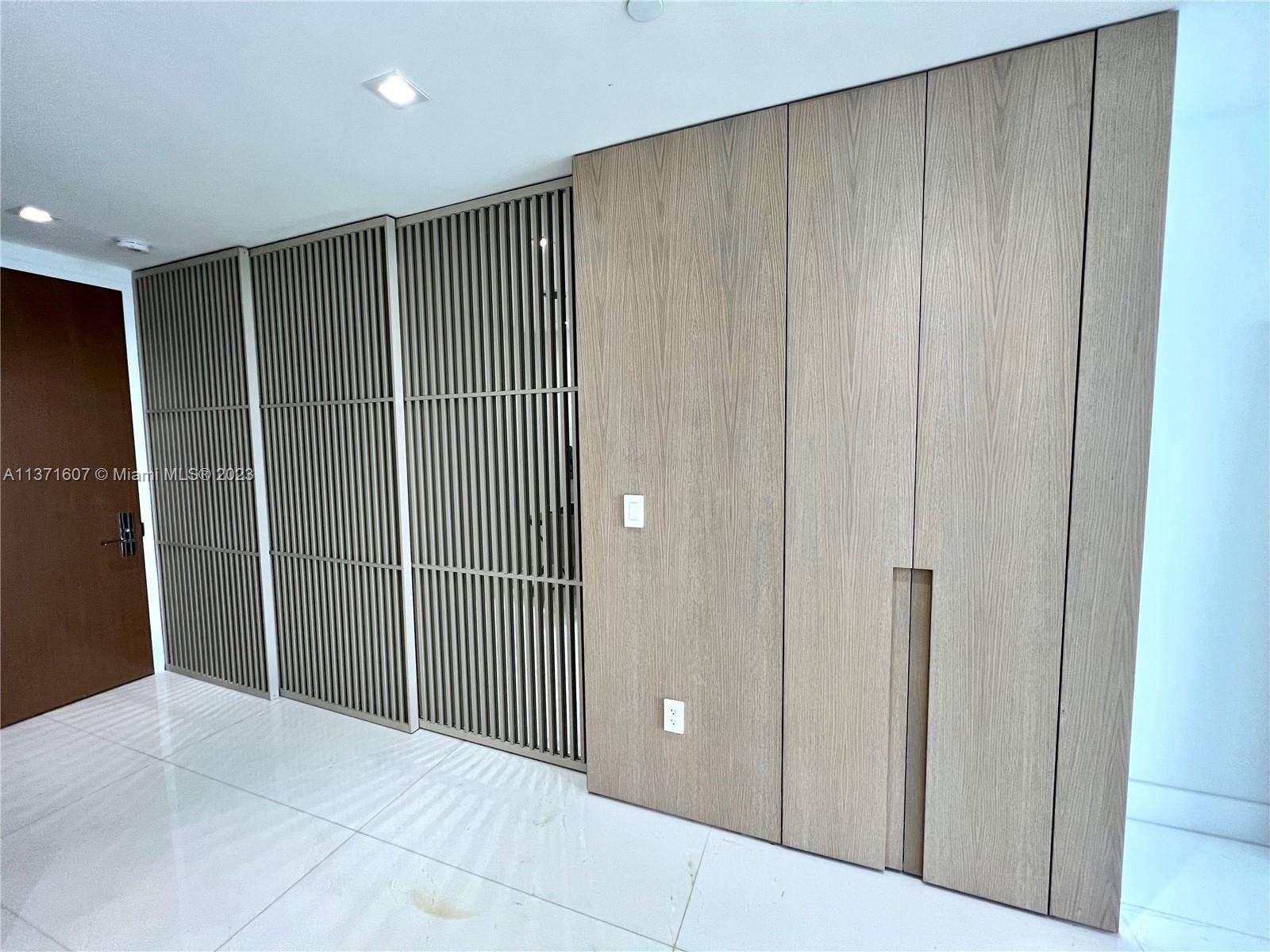 10201 Collins Ave Unit: 1004