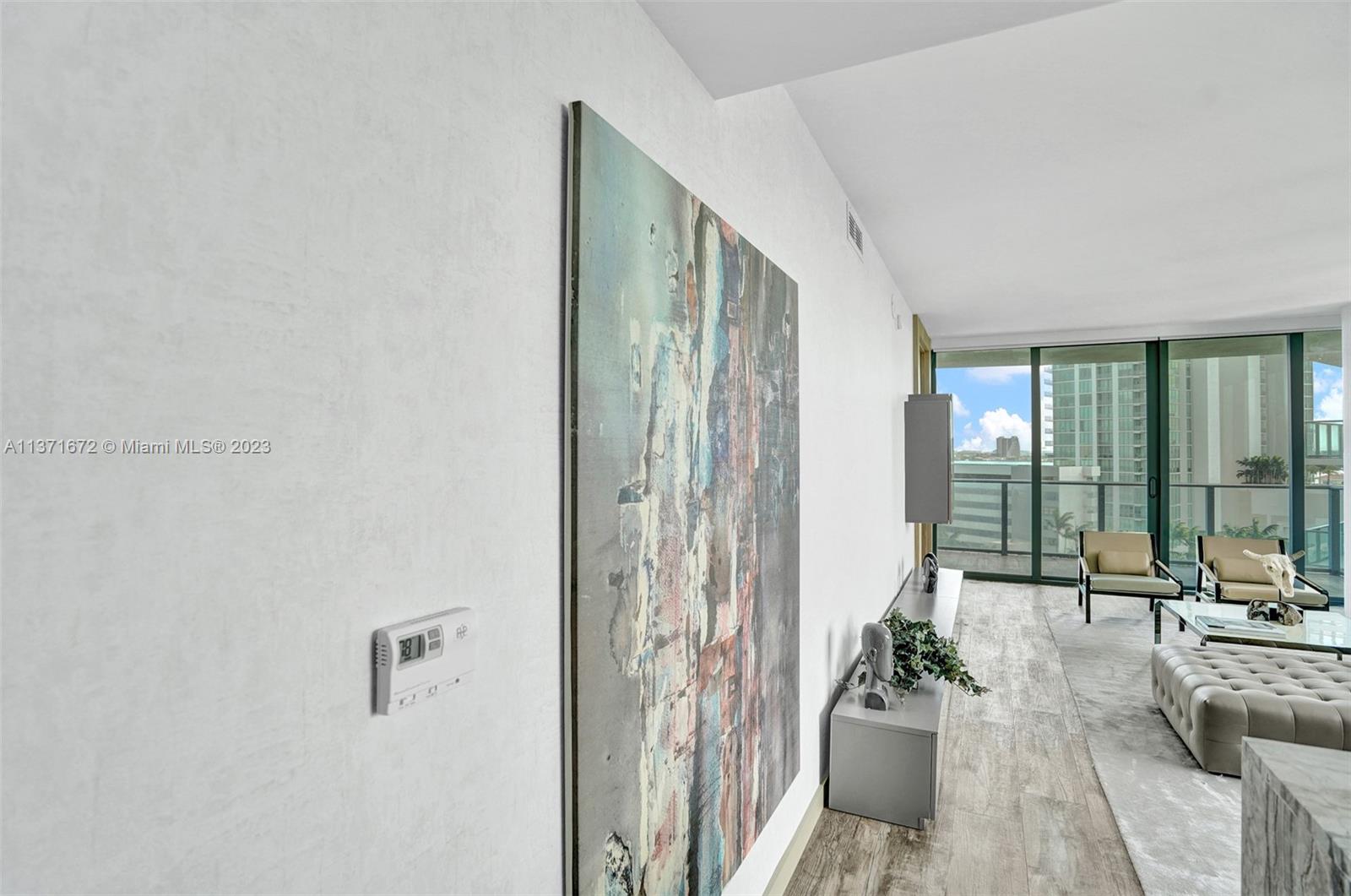 650 NE 32nd St Unit: 1001