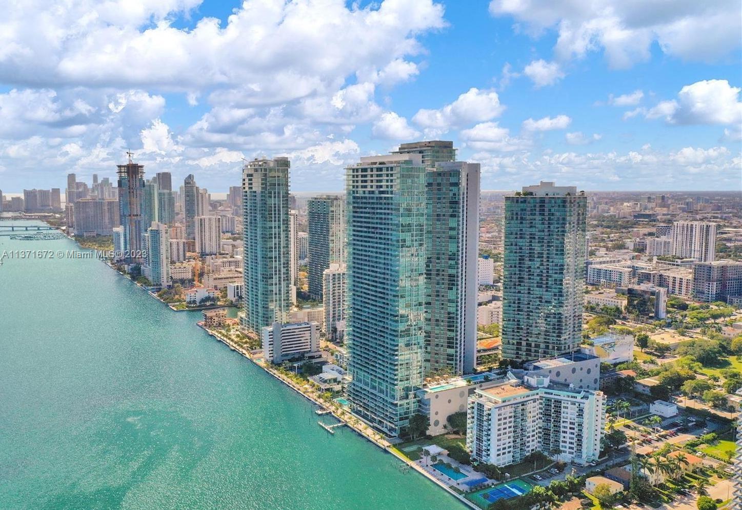 650 NE 32nd St Unit: 1001