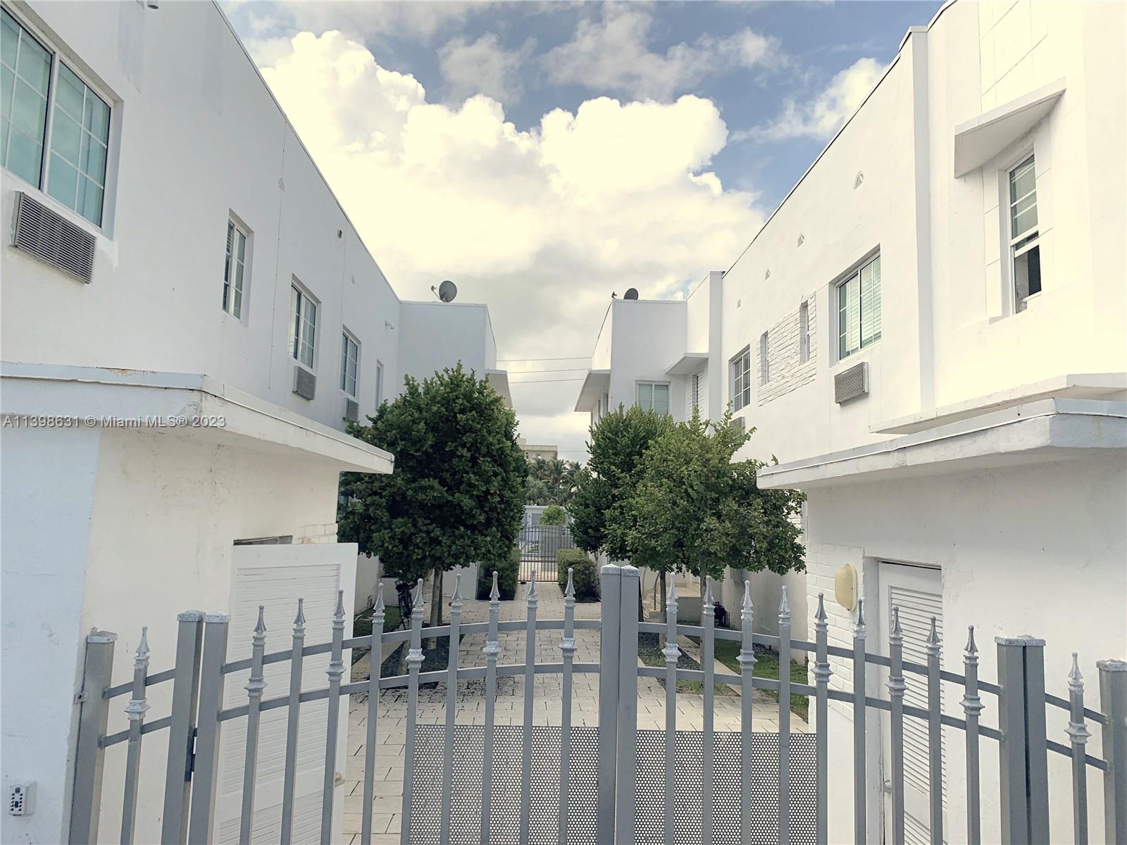 8415 Harding Ave Unit: 14