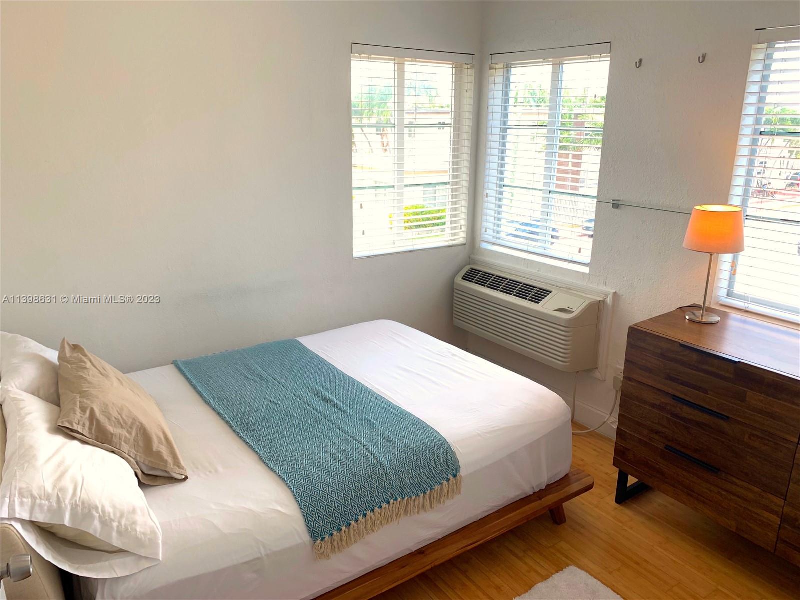 8415 Harding Ave Unit: 14