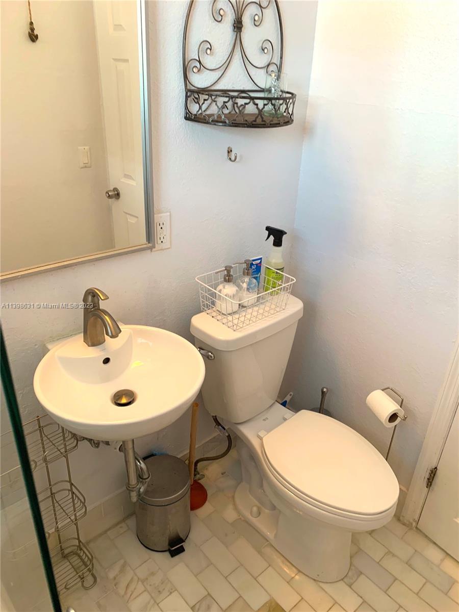 8415 Harding Ave Unit: 14