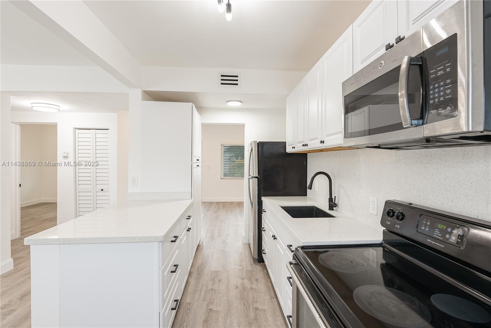 7207 Bay Dr Unit: 22