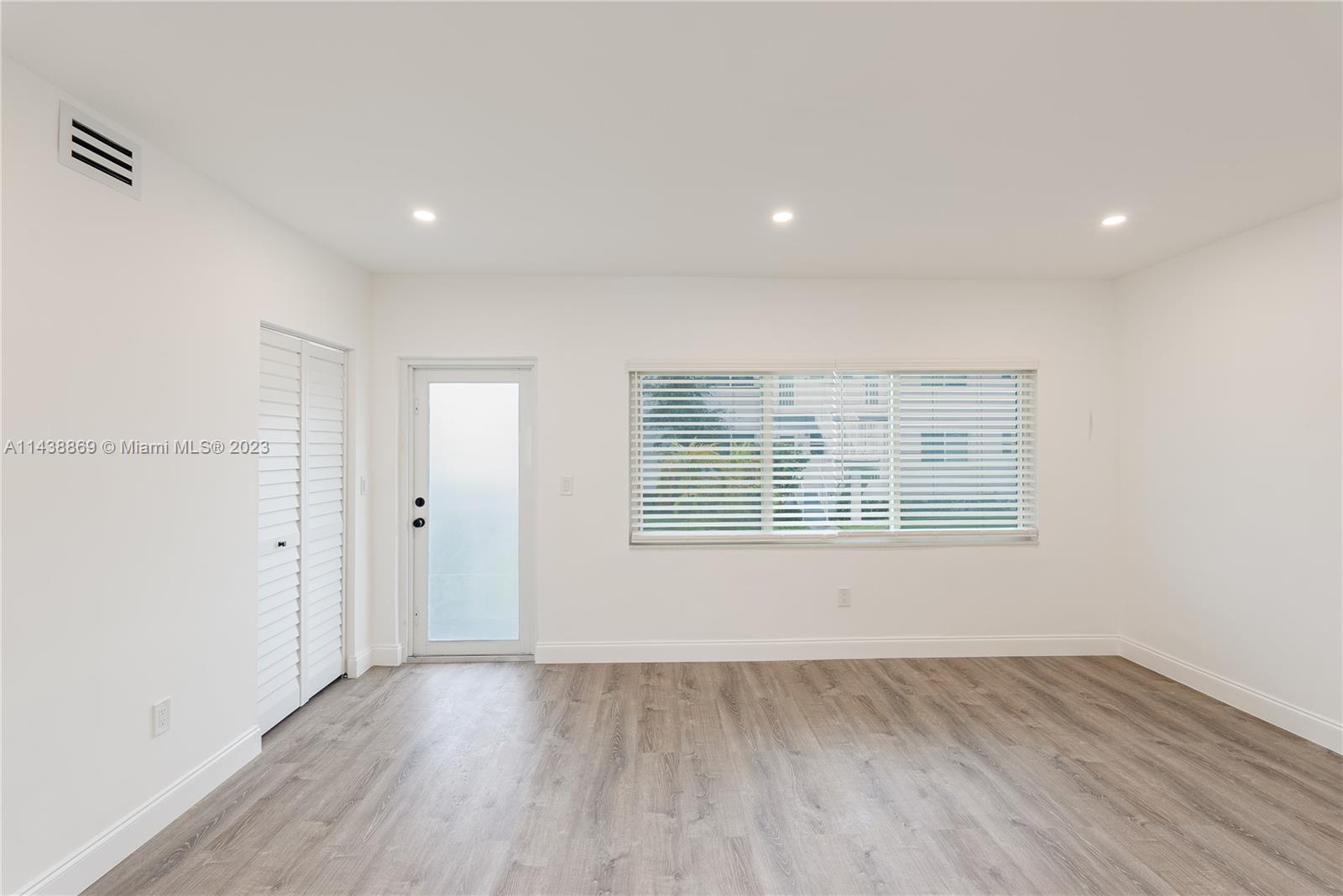 7207 Bay Dr Unit: 22