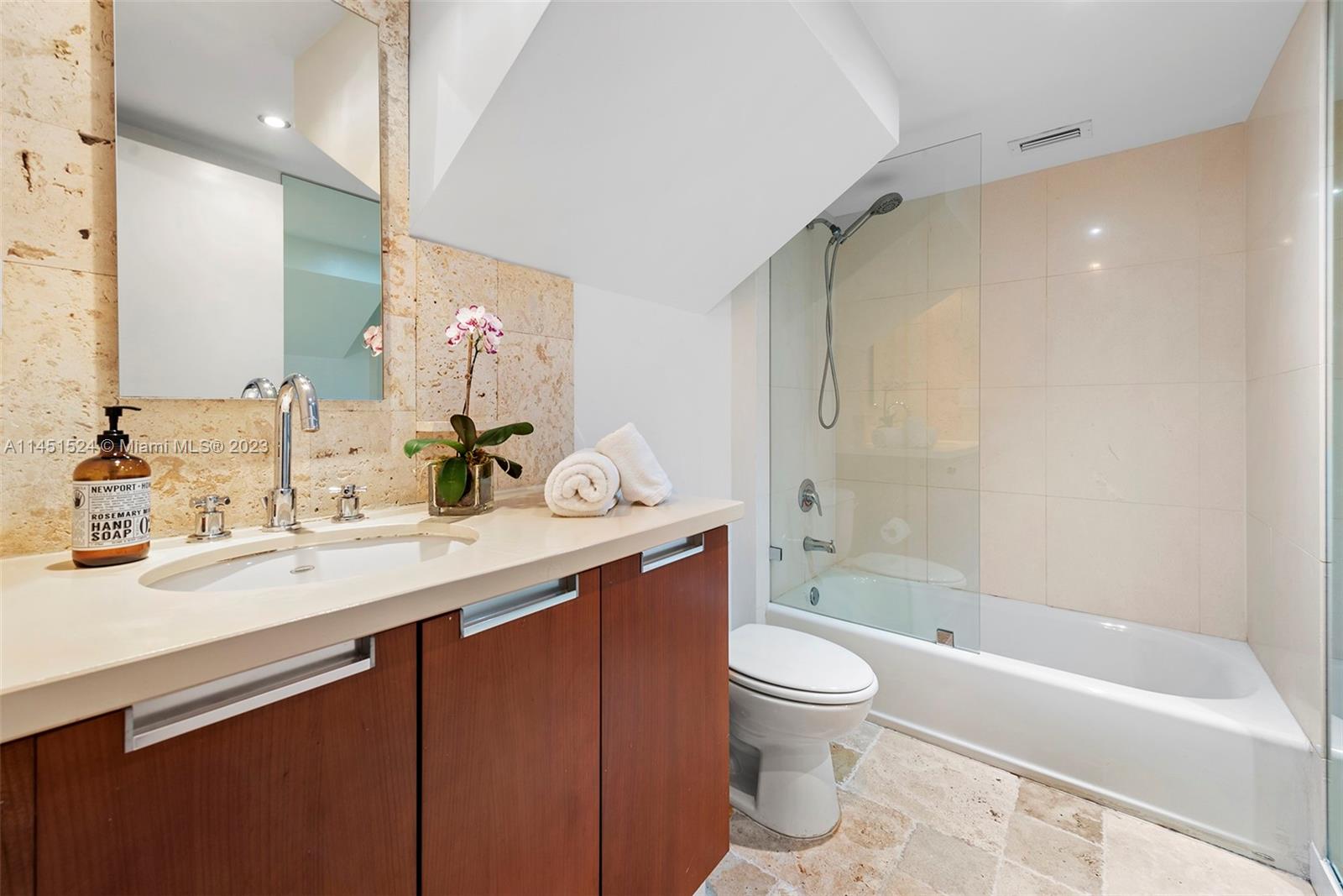 163 N Shore Dr Unit: 163-3