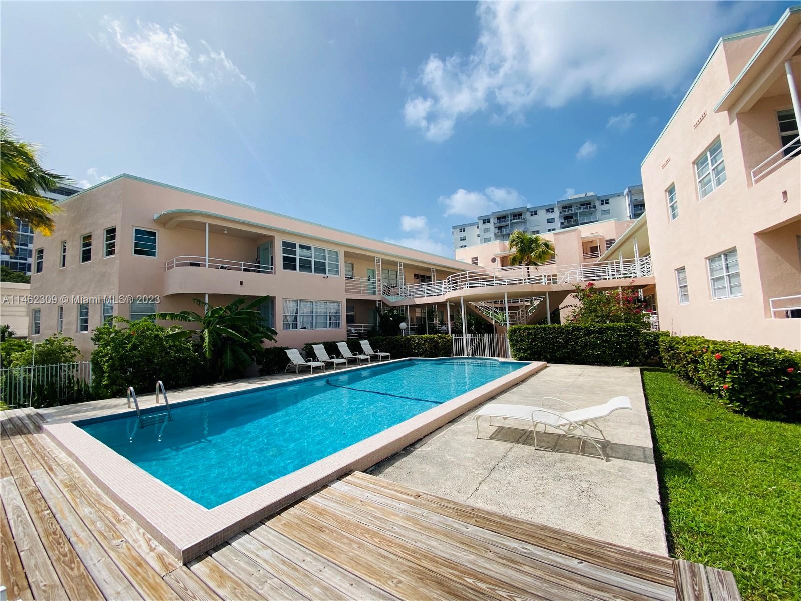 6881 Bay Dr Unit: 11