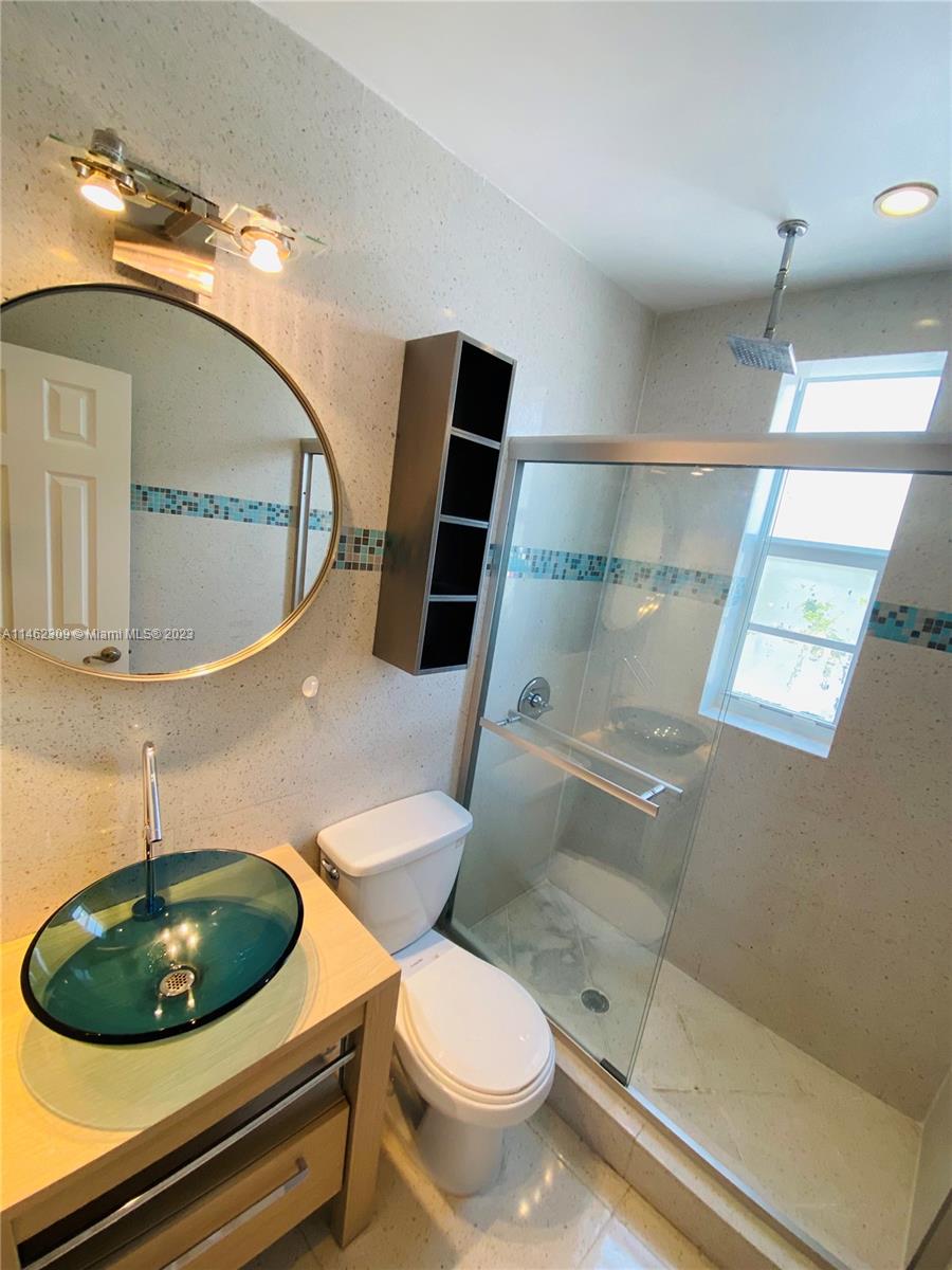 6881 Bay Dr Unit: 11
