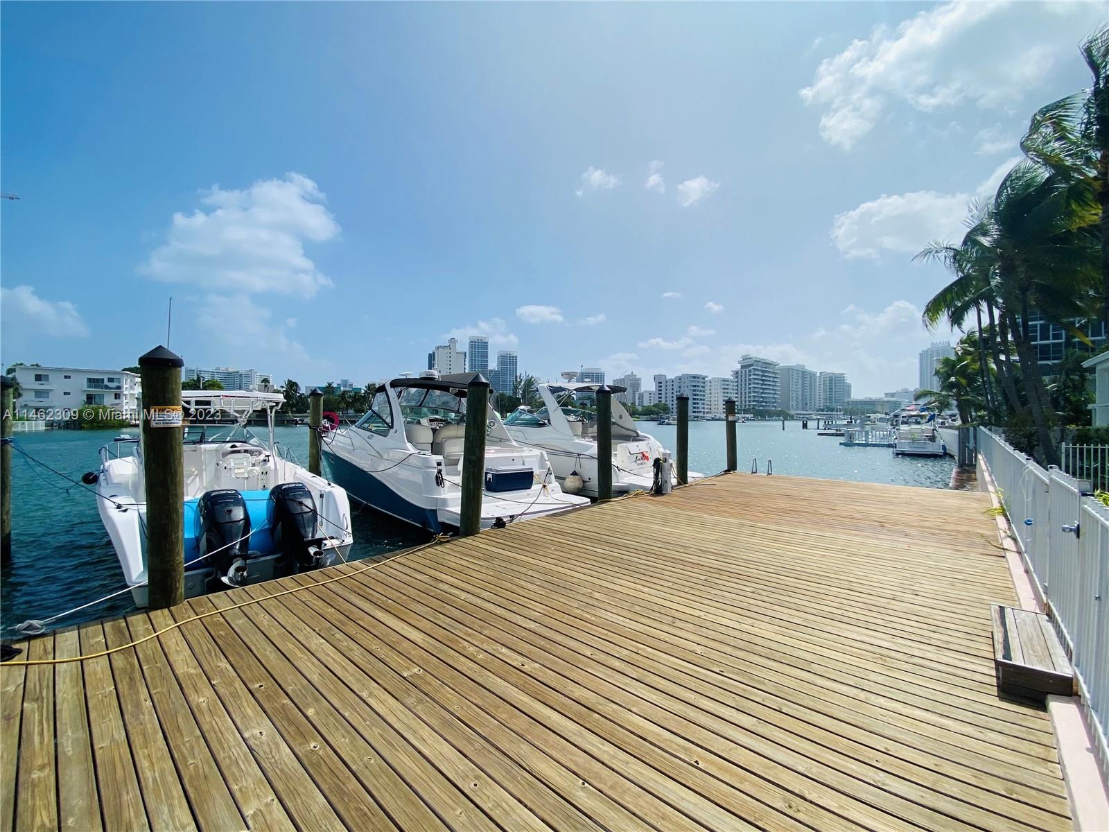 6881 Bay Dr Unit: 11
