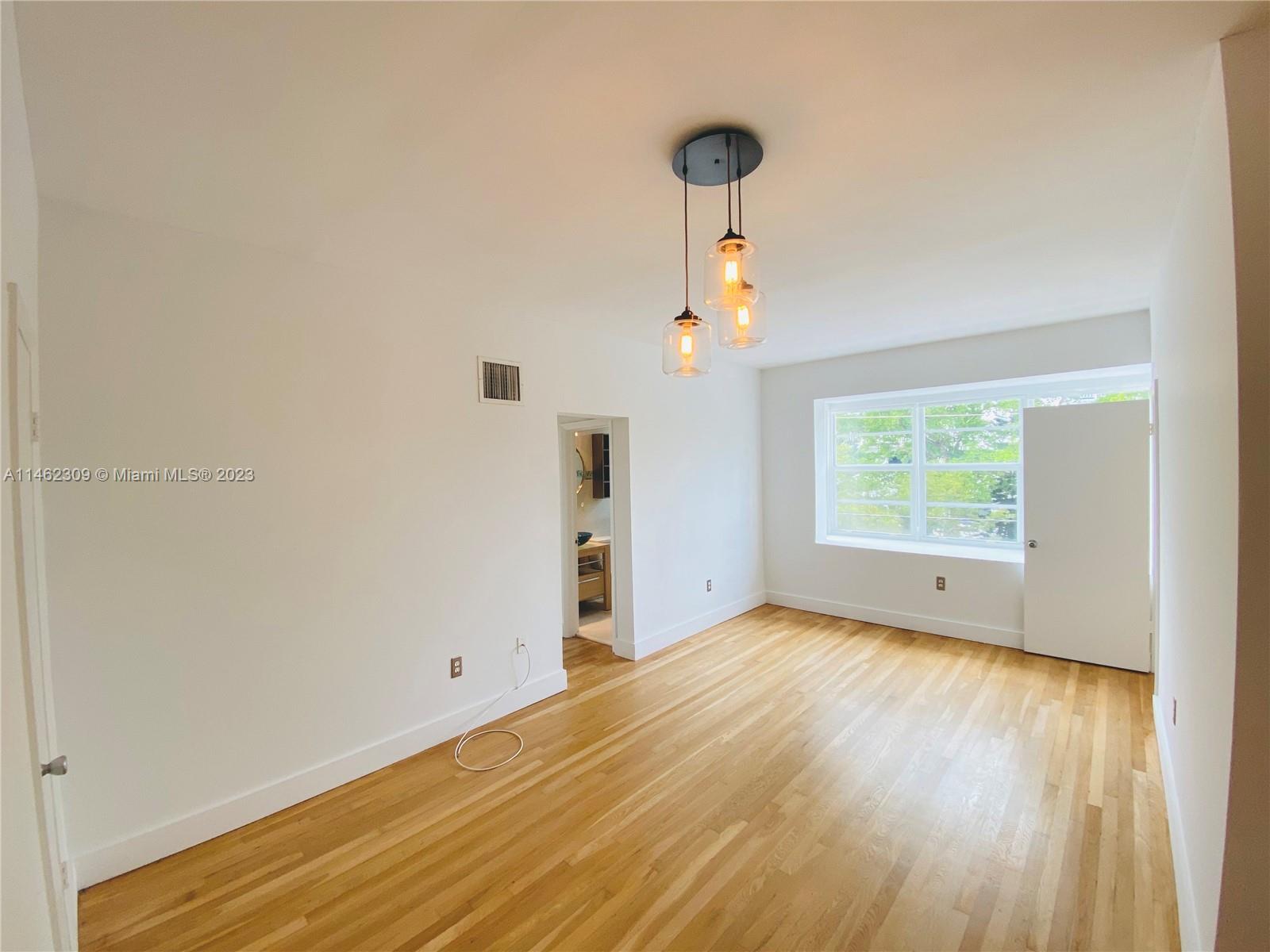 6881 Bay Dr Unit: 11