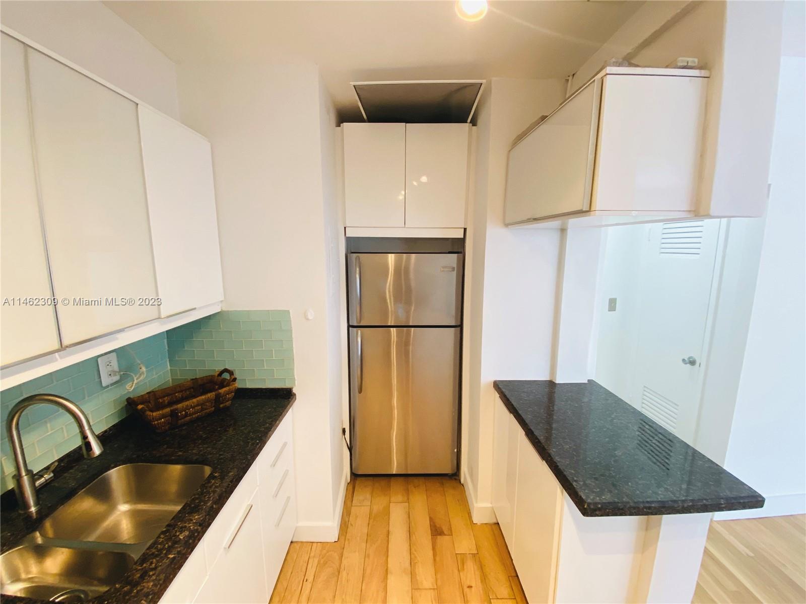 6881 Bay Dr Unit: 11