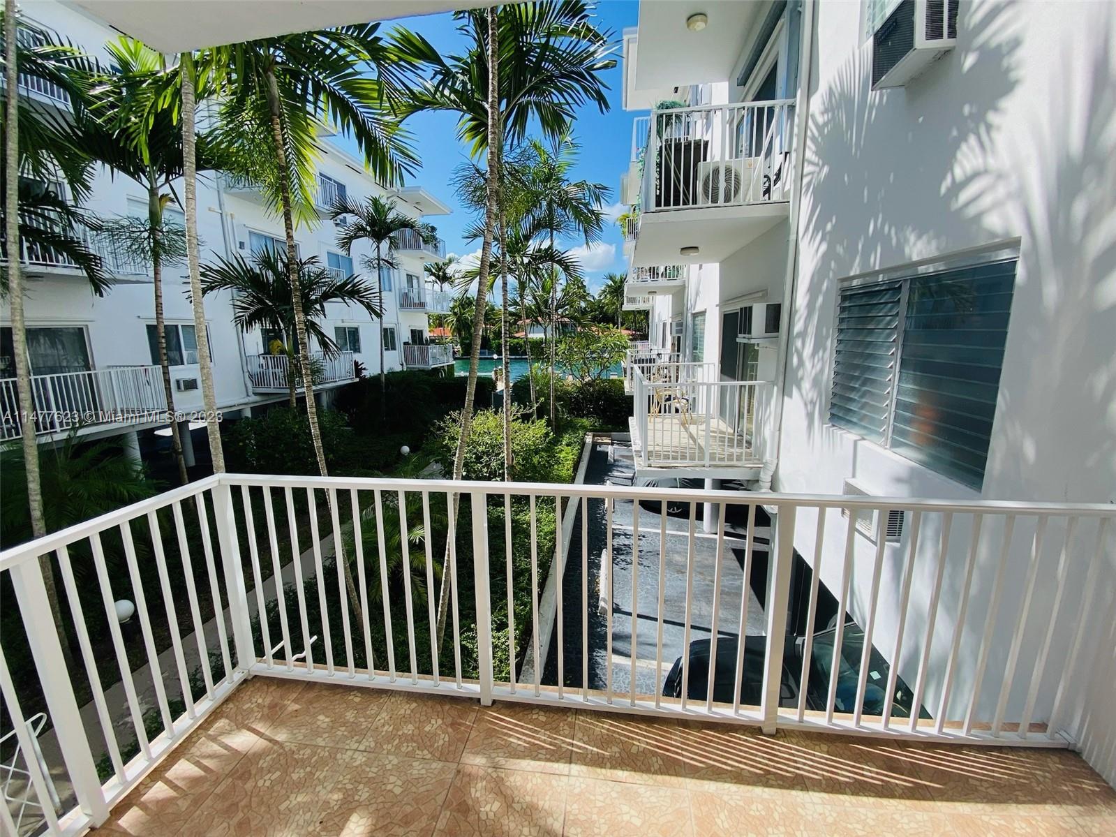 10250 W Bay Harbor Dr Unit: 2E