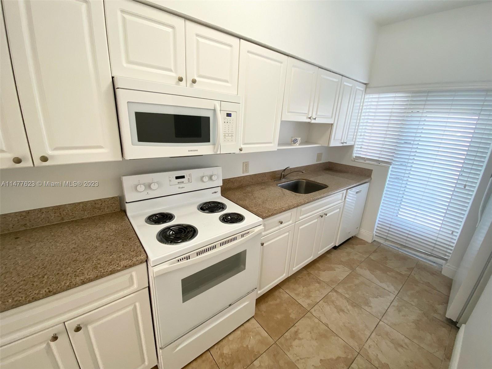 10250 W Bay Harbor Dr Unit: 2E